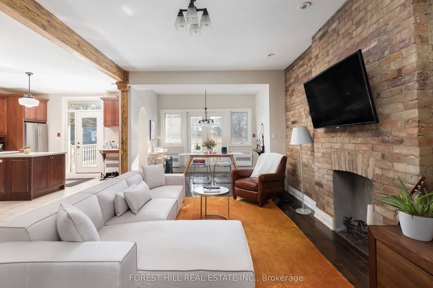 105 Balmoral Avenue, Toronto, ON M4V 1J5