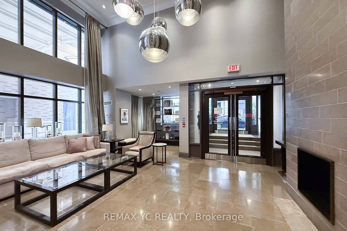 35 Hayden Street 1204, Toronto, ON M4Y 3C3