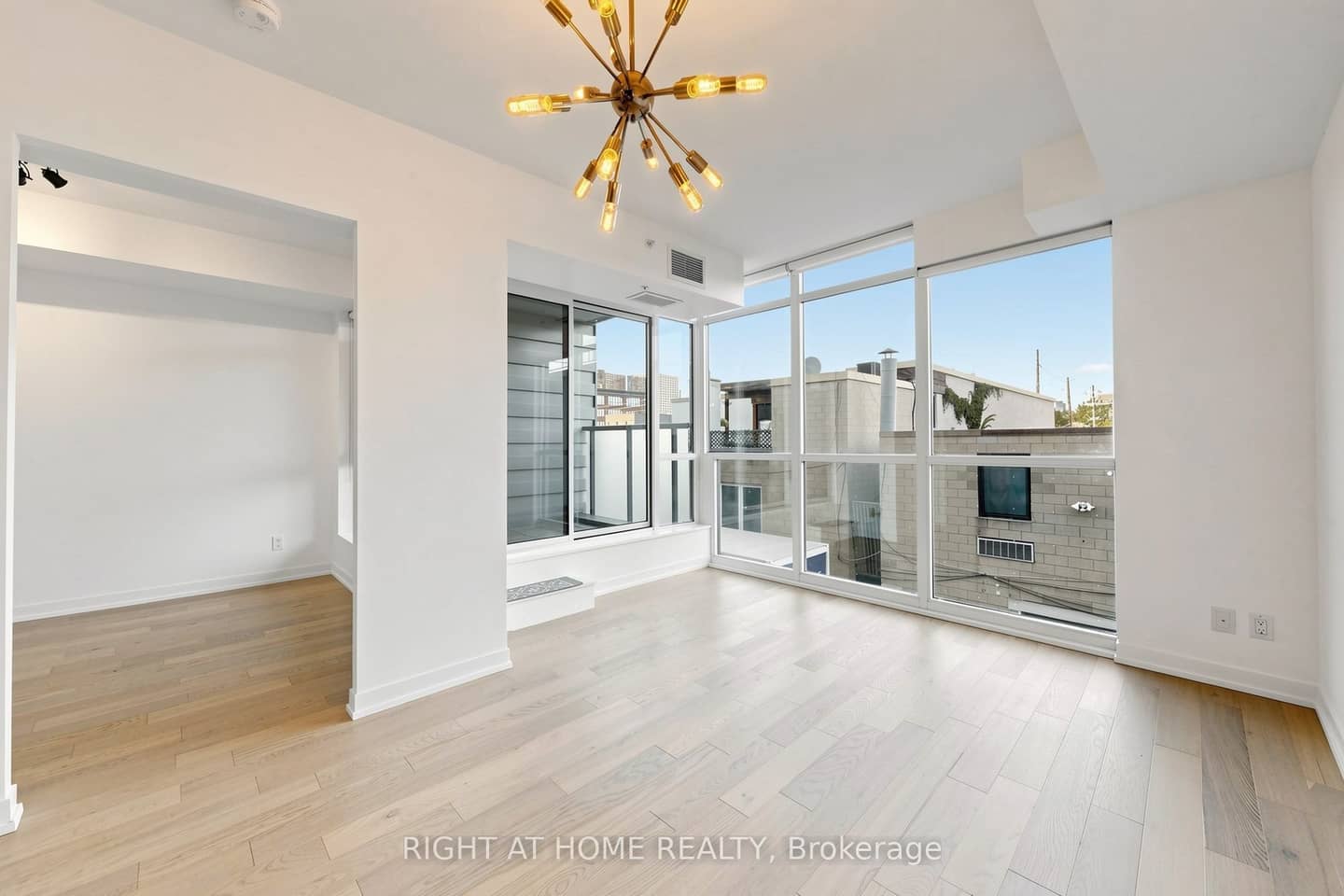 36 Howard Park Avenue 307, Toronto, ON M6R 0A7