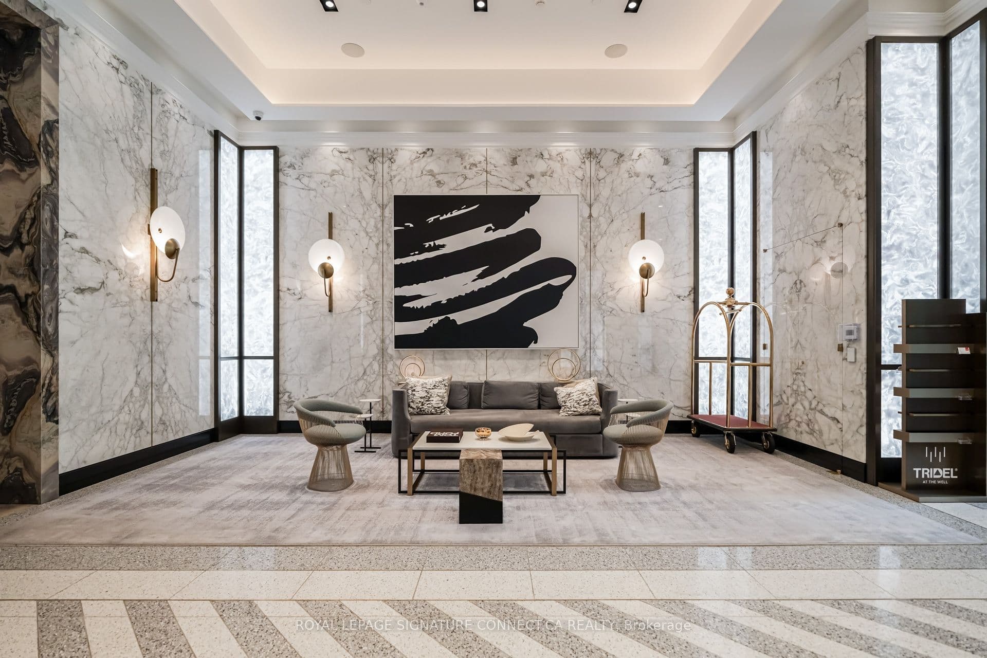 455 Wellington Street W 402, Toronto, ON M5J 2R2