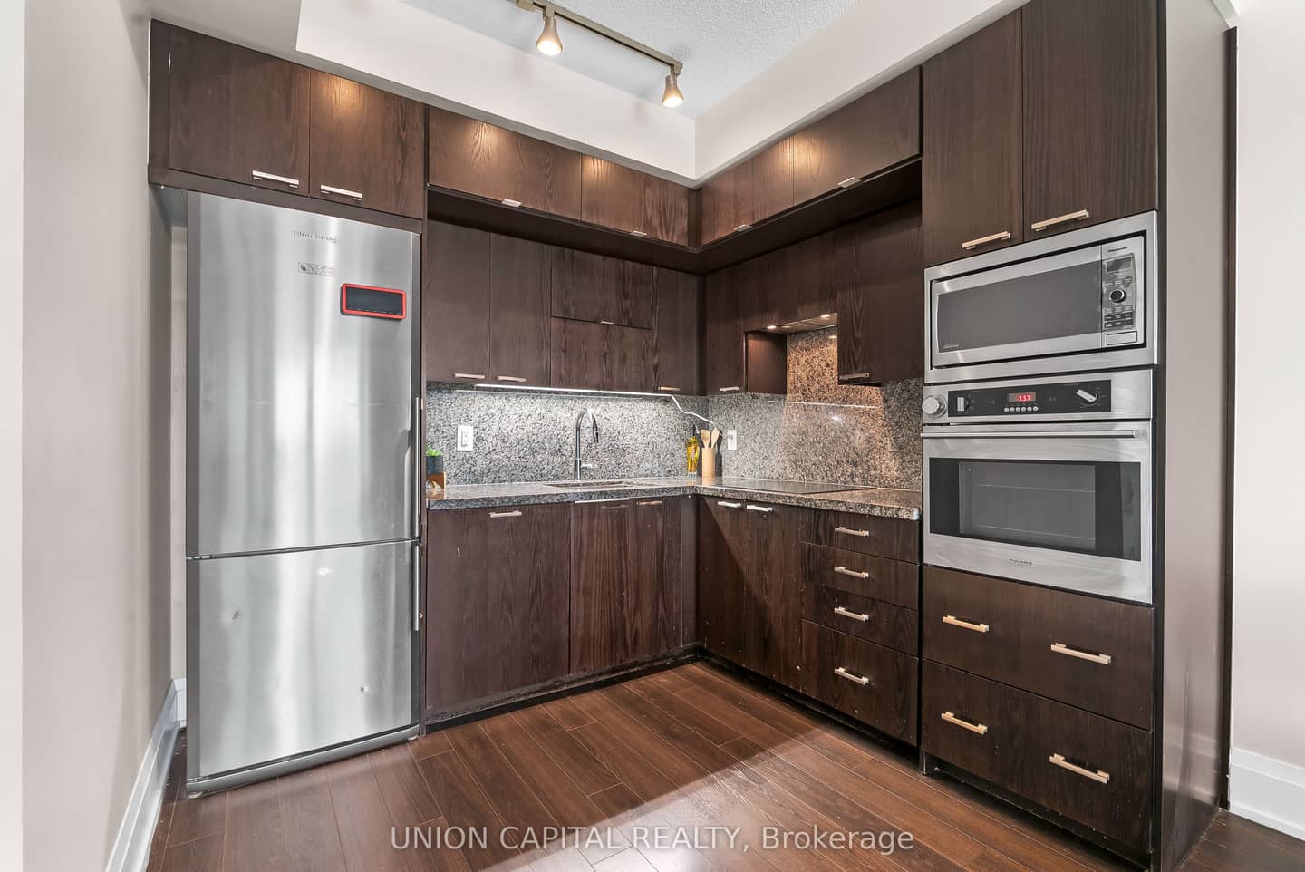 120 Harrison Garden Boulevard 708, Toronto, ON M2N 0H1