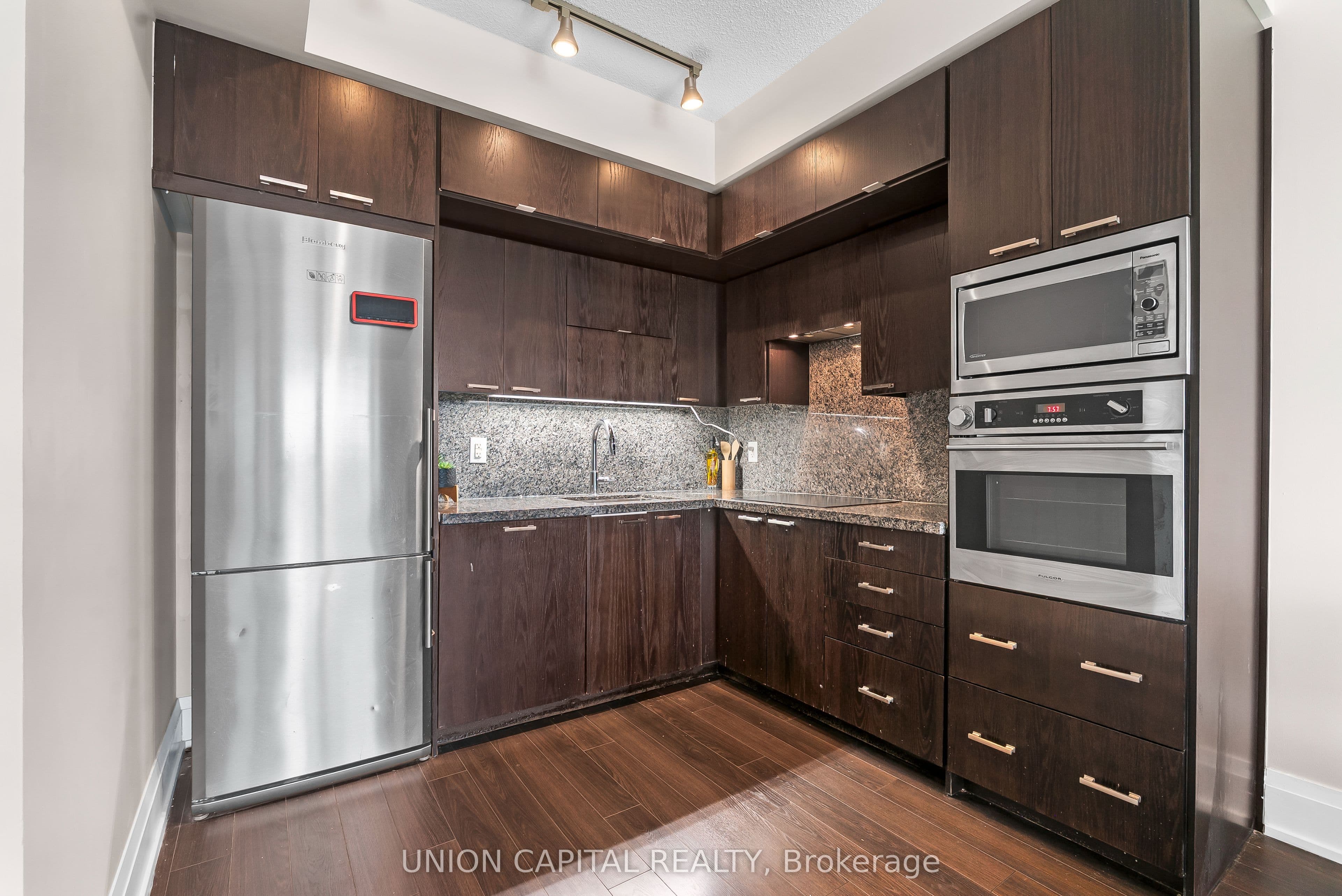120 Harrison Garden Boulevard 708, Toronto, ON M2N 0H1