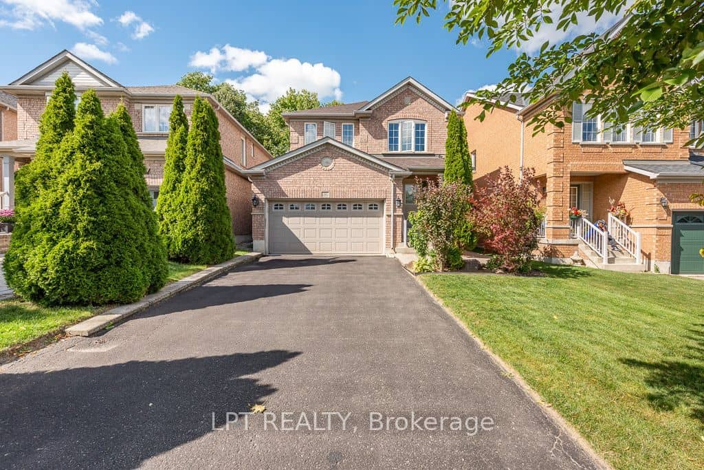 16 OAK GARDENS Court, Brampton, ON L6R 2Y6