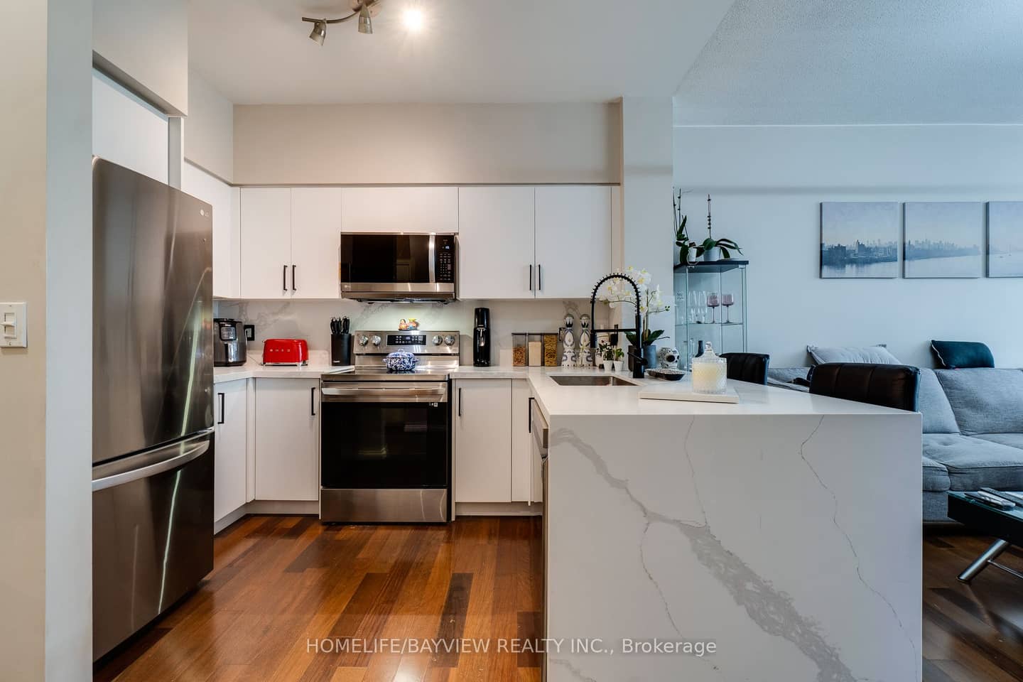 185 Legion Road N 315, Toronto, ON M8Y 0A1