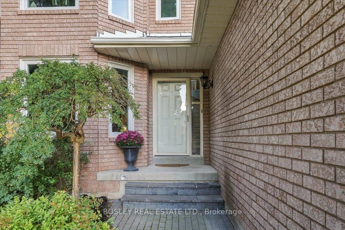 2259 Cottonwood Circle, Pickering, ON L1X 2P9