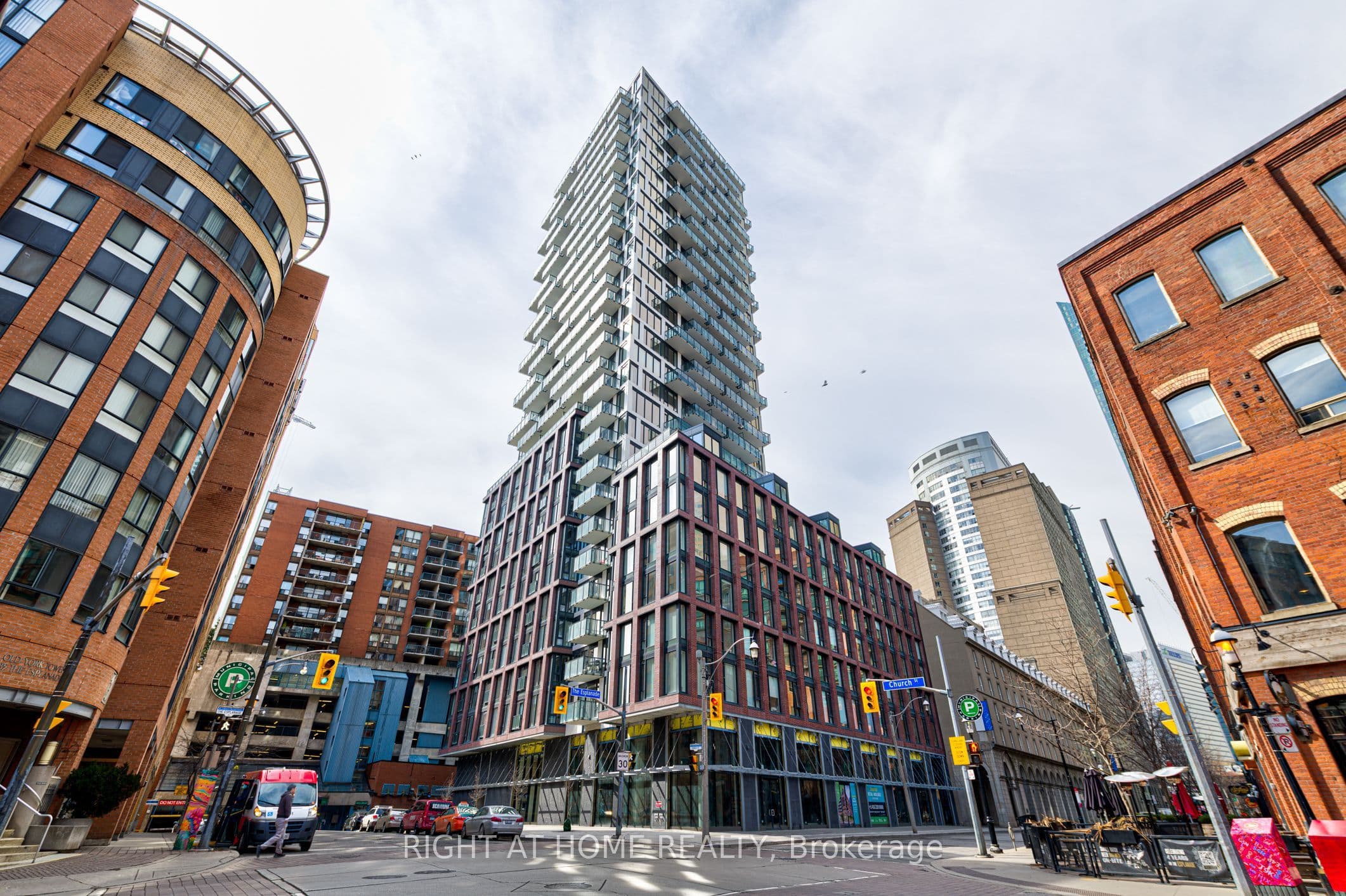 2A Church Street 411, Toronto, ON M5E 1Z4
