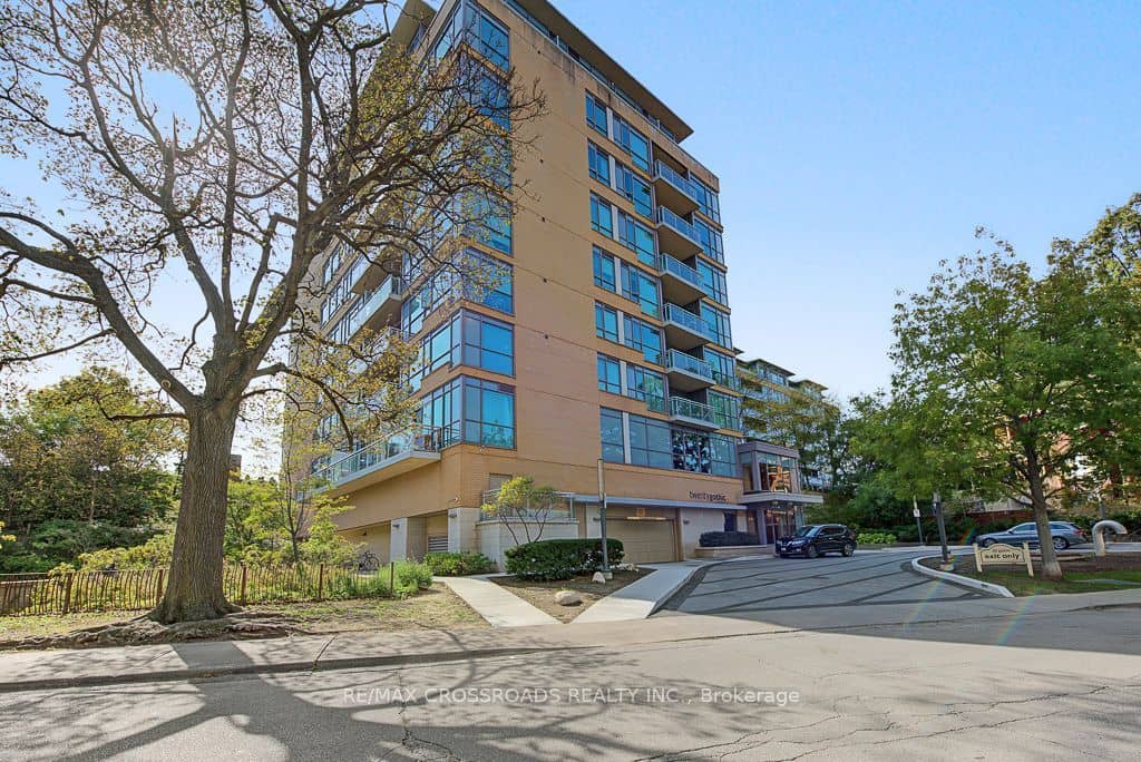 20 Gothic Avenue 613, Toronto, ON M6P 1T5