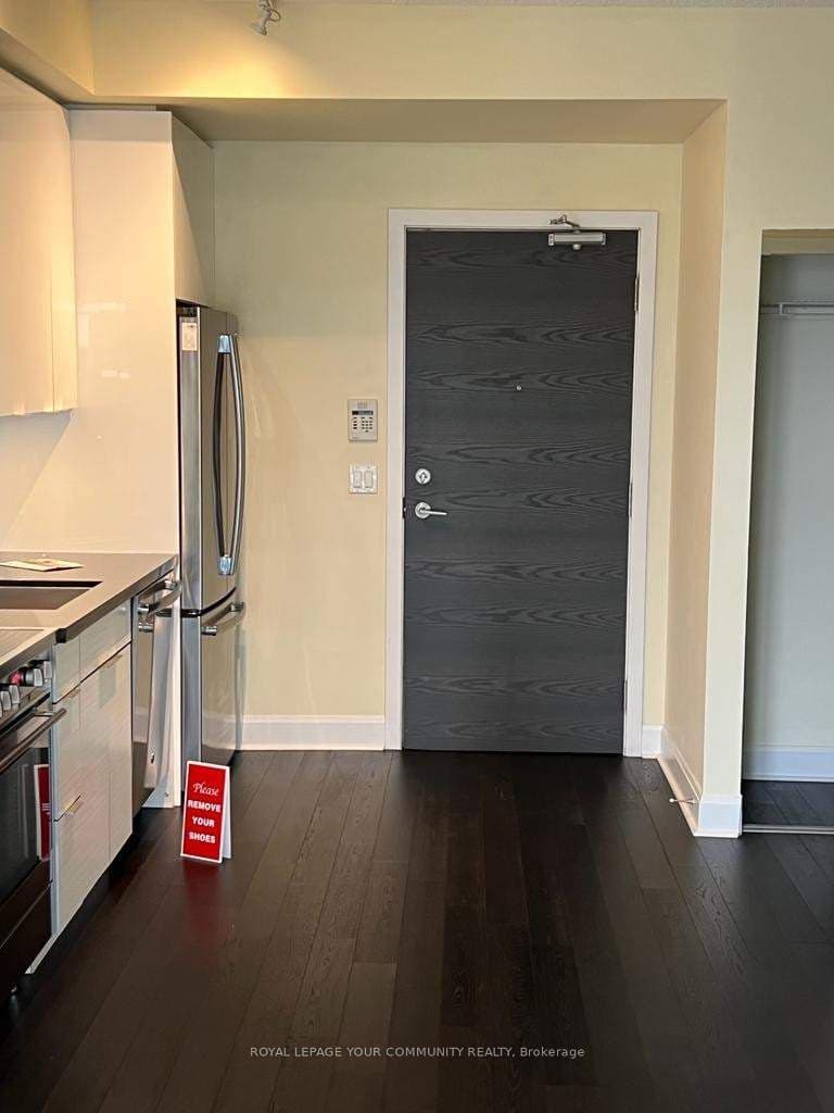 33 Shore Breeze Drive 3205, Toronto, ON M8V 1A1