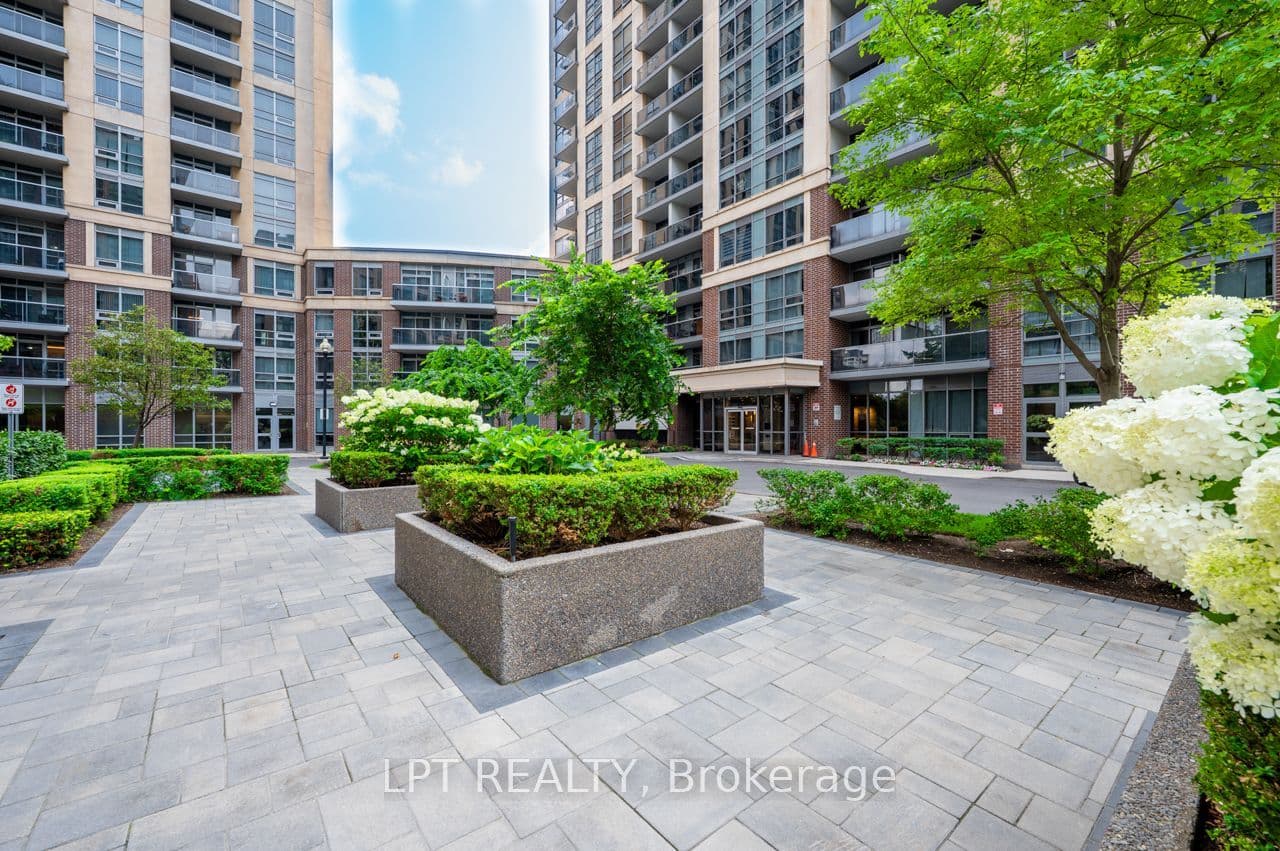 1 Michael Power Place 1513, Toronto, ON M9A 0A1