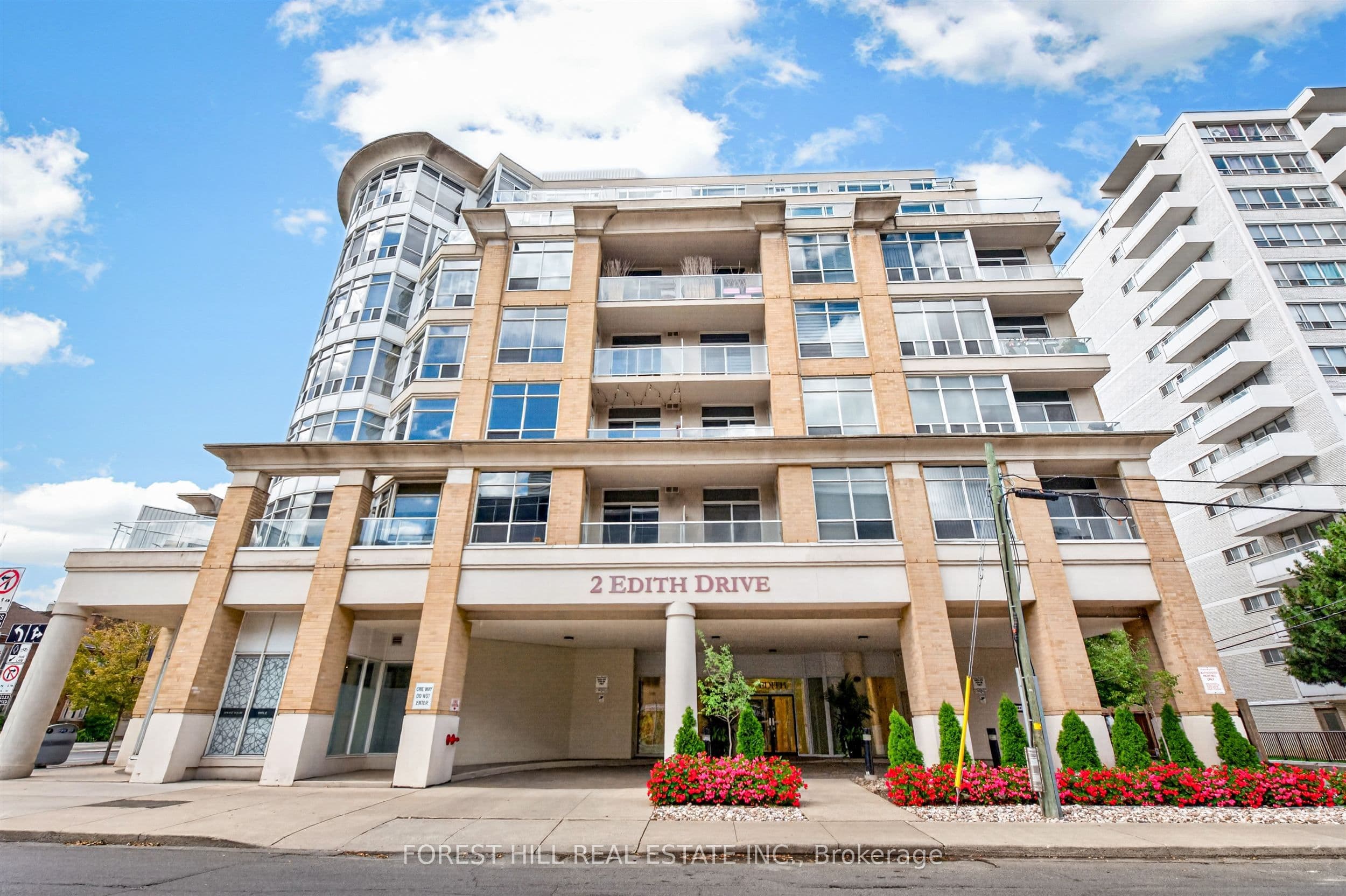 2 Edith Drive 508, Toronto, ON M4R 2H7