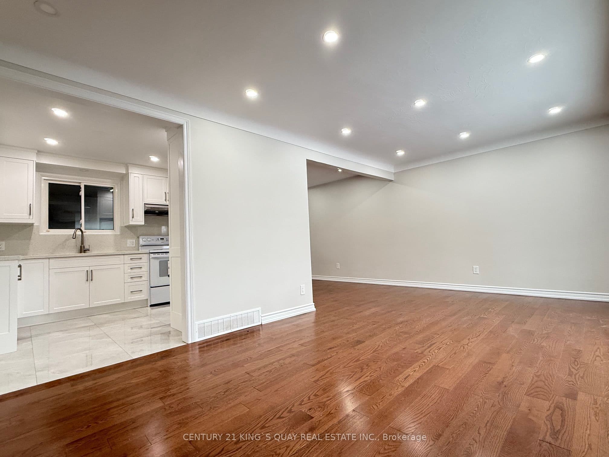 4383 Petrie Court, Niagara Falls, ON L2E 6L8