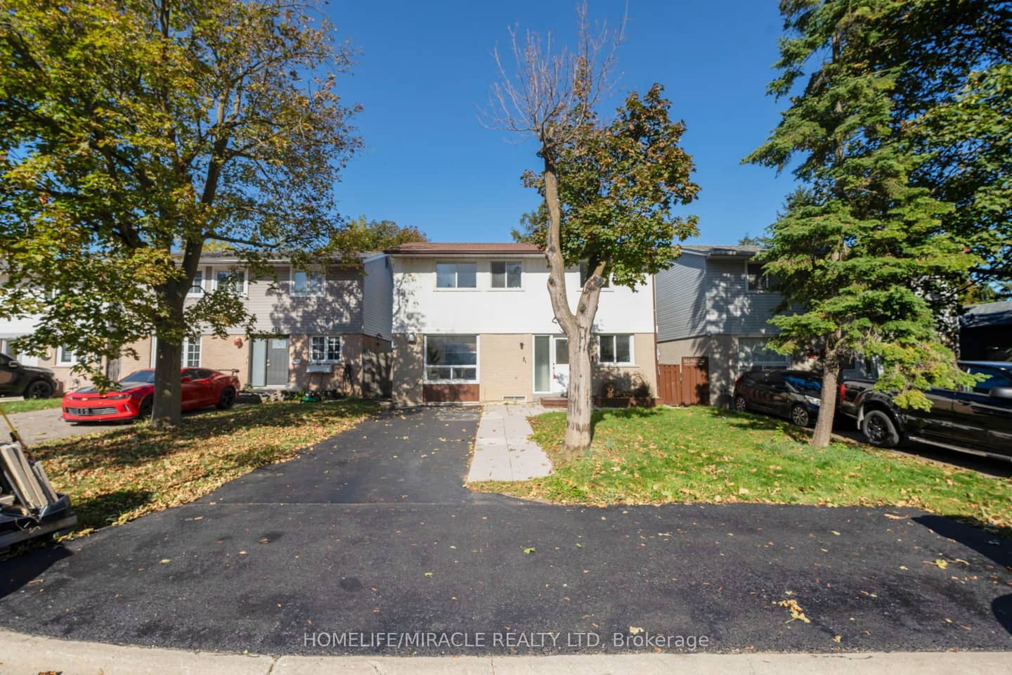 10 Habitat Square, Brampton, ON L6S 1X7