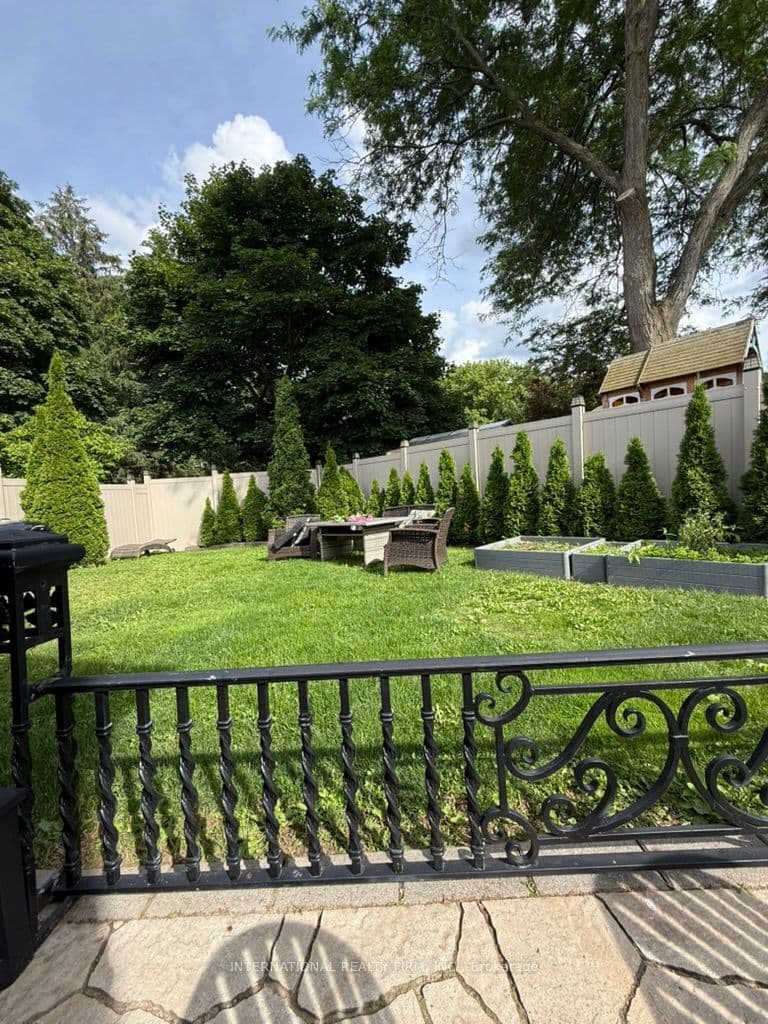 2910 Oka Road, Mississauga, ON L5N 1W9