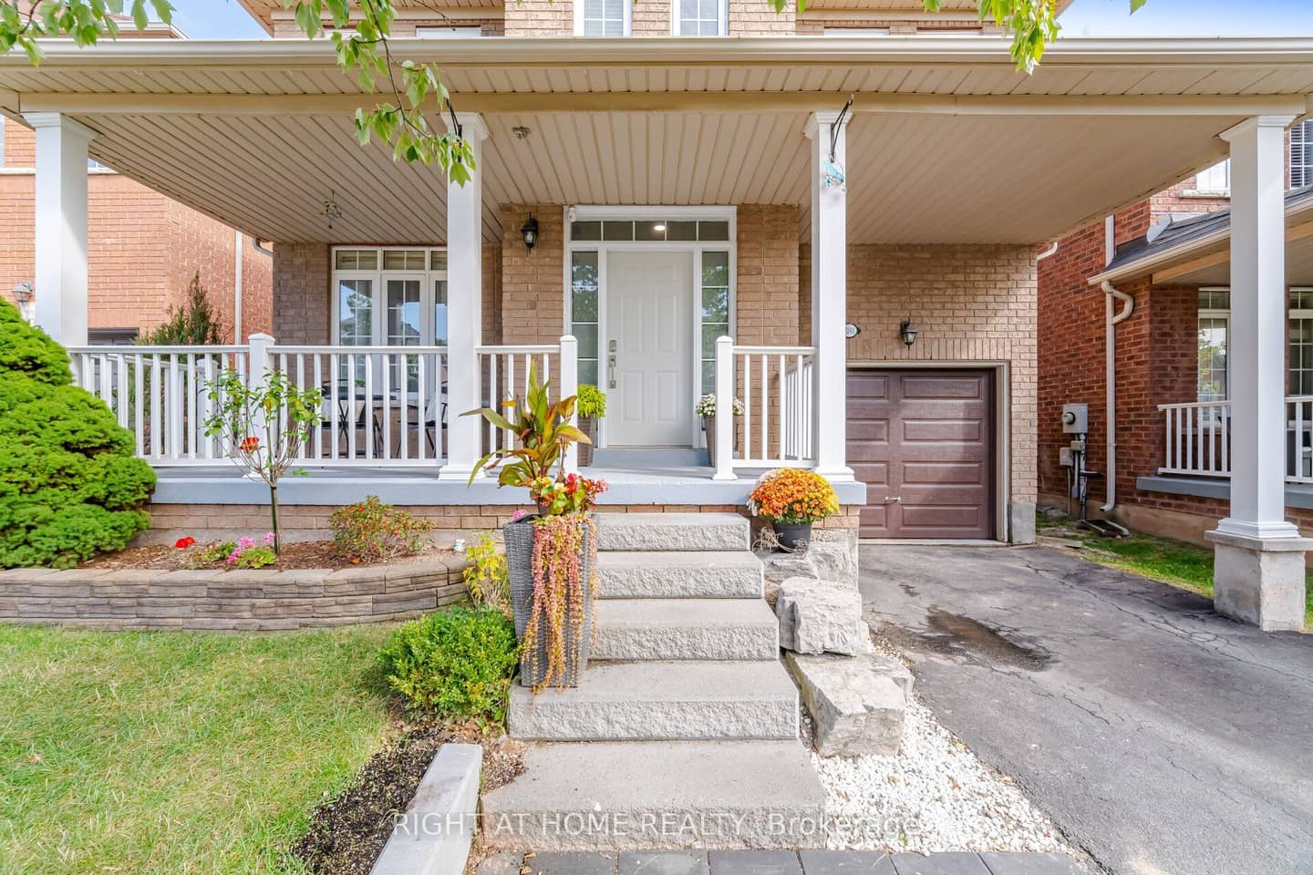 2249 Crestmont Drive, Oakville, ON L6M 5J5