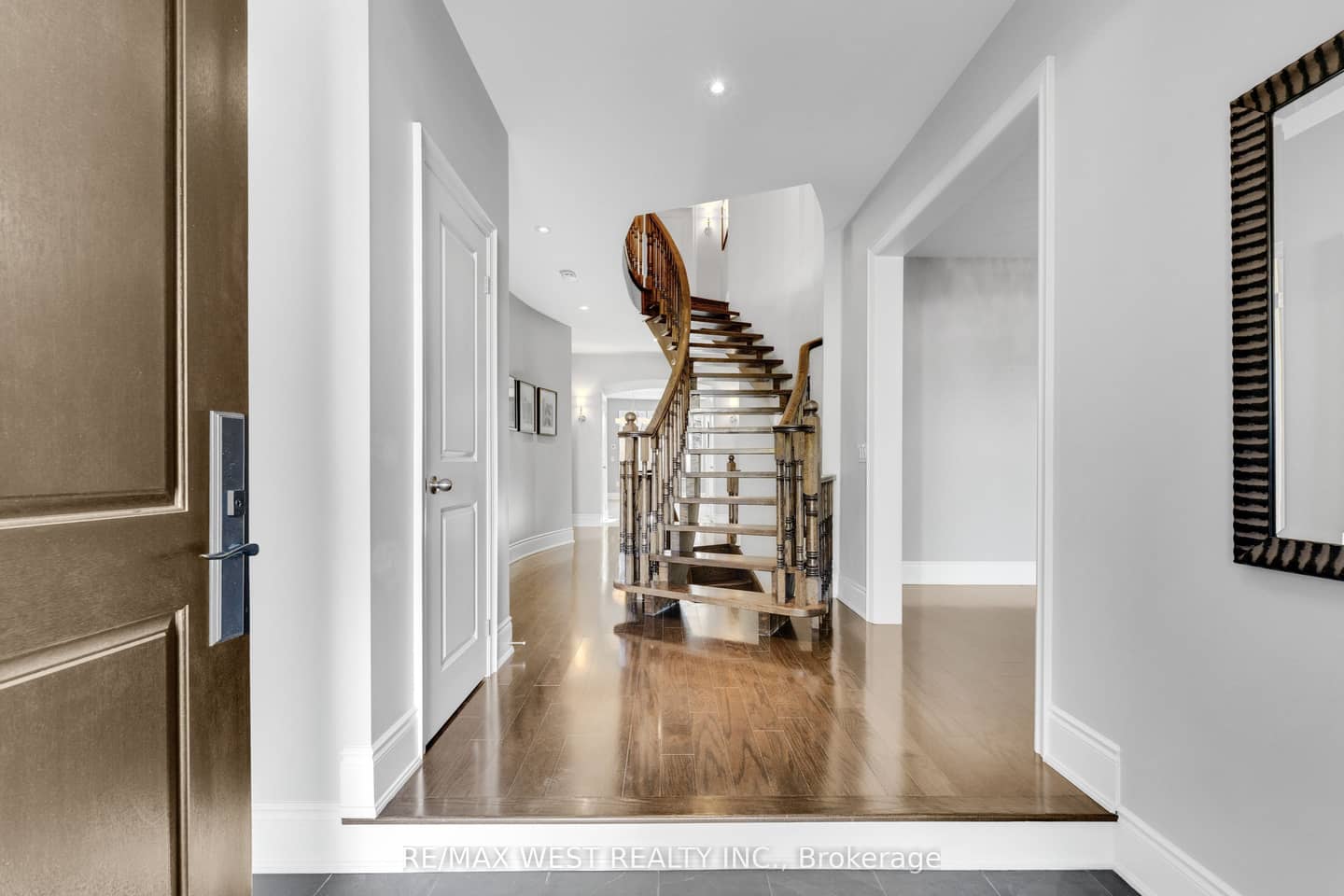 8 Chapel Gully Trail, King, ON L7B 0A1