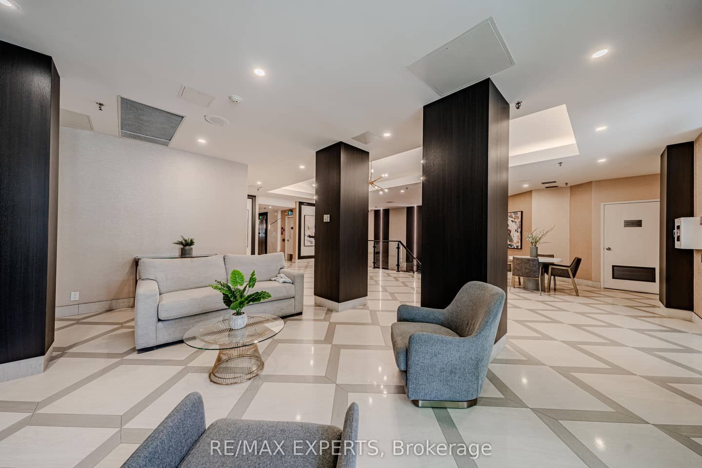 215 Wynford Drive 802, Toronto, ON M3C 3P5