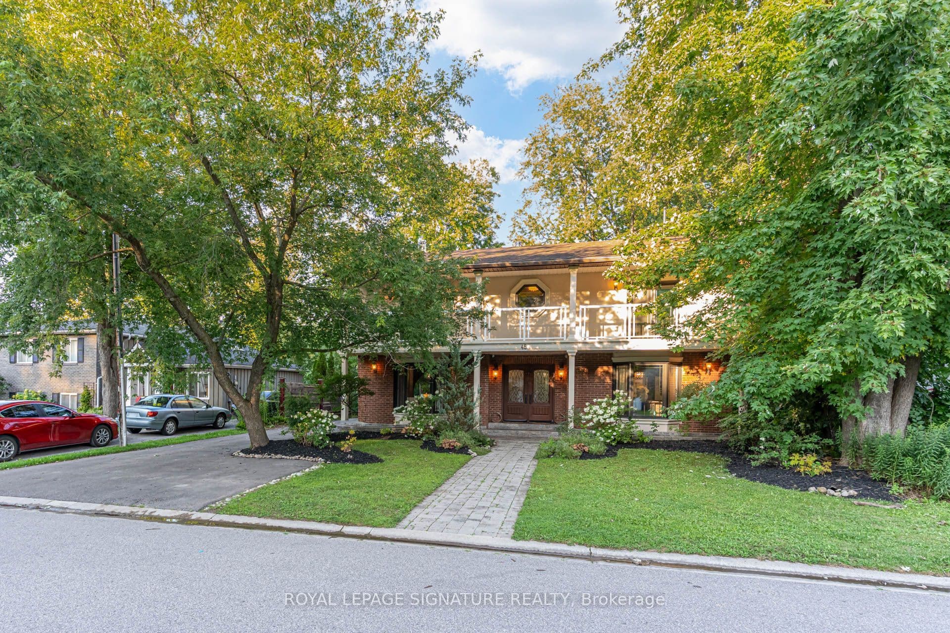 45 Pleasant Avenue, East Gwillimbury, ON L9N 1A2