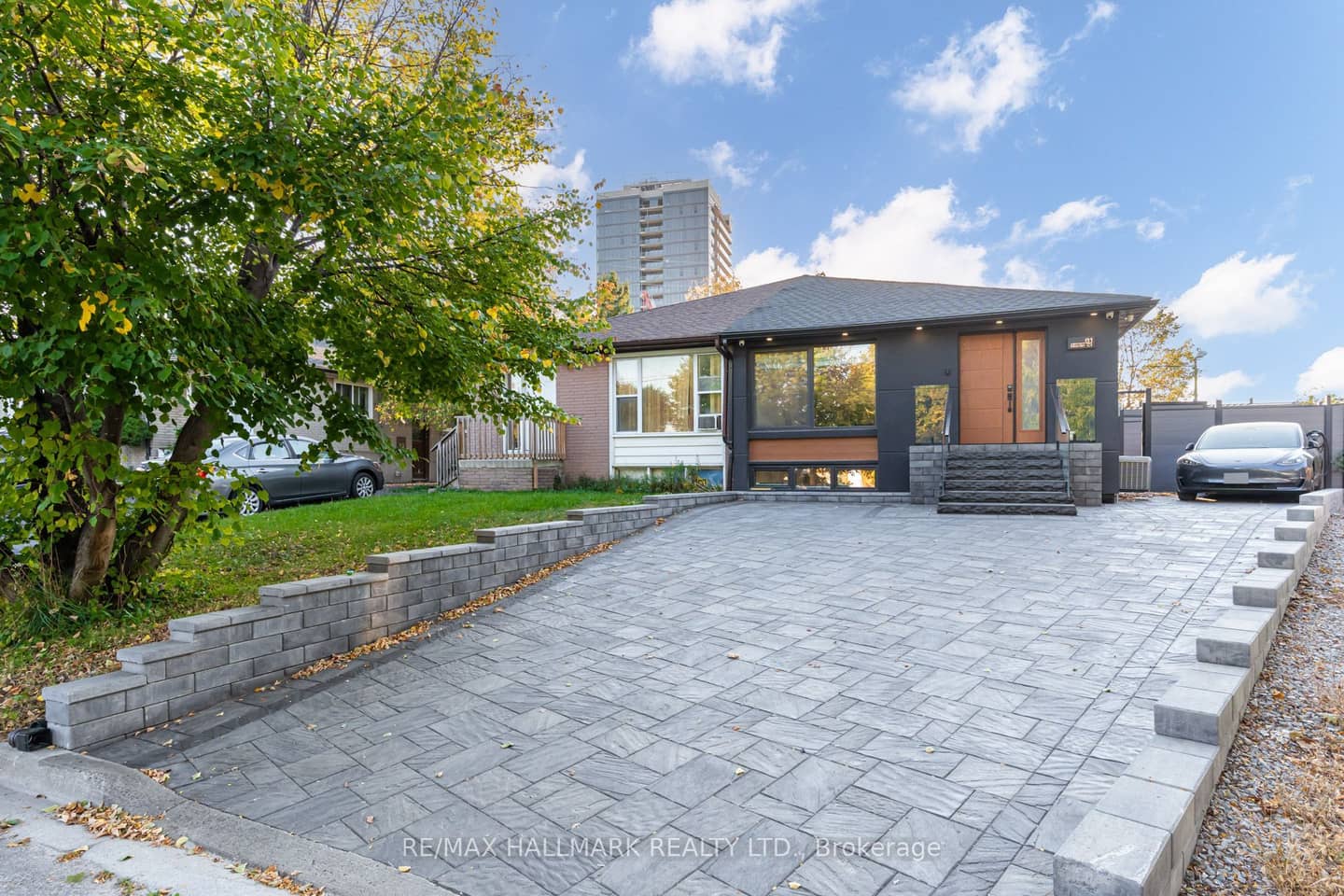 61 Marlin Court, Newmarket, ON L3Y 2W7