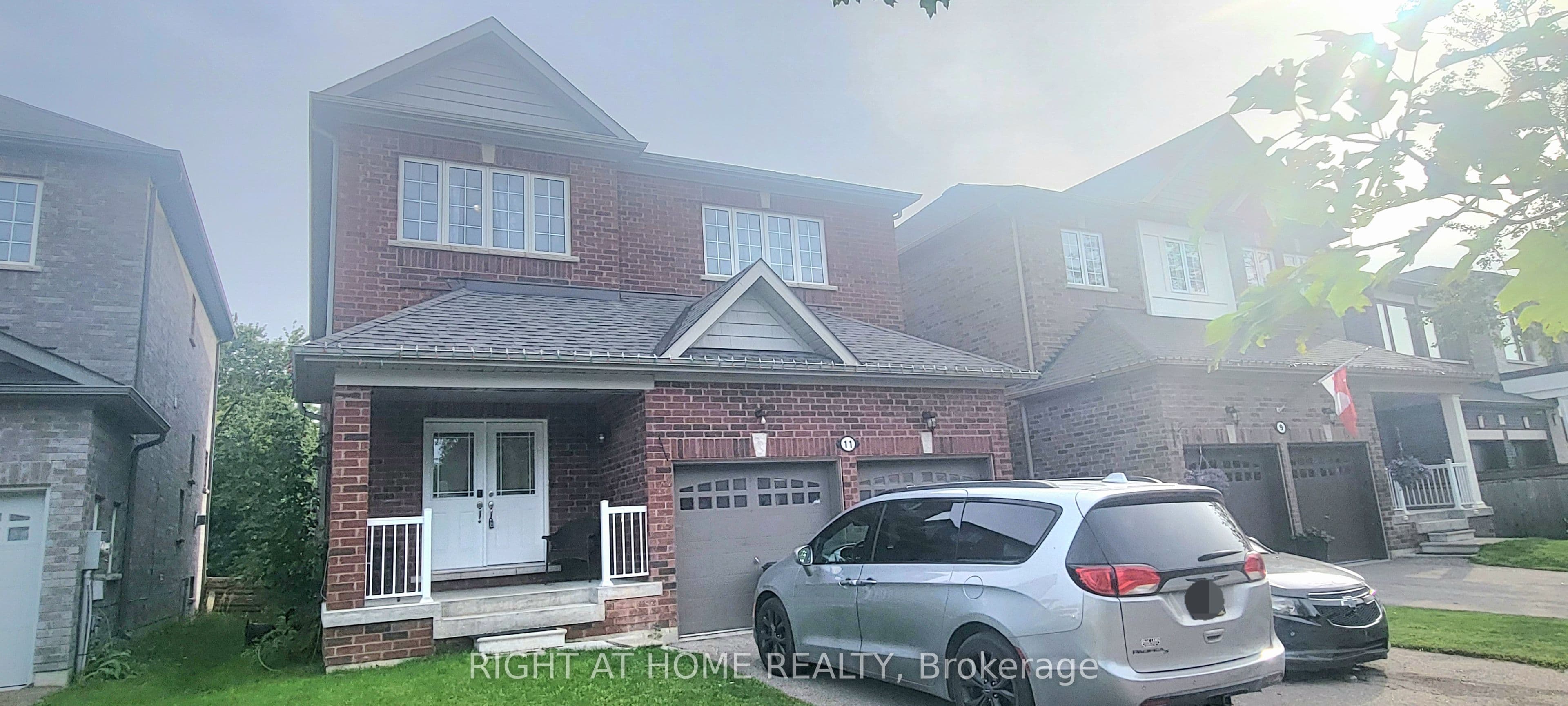 11 Richmond Park Drive, Georgina, ON L4P 0H2