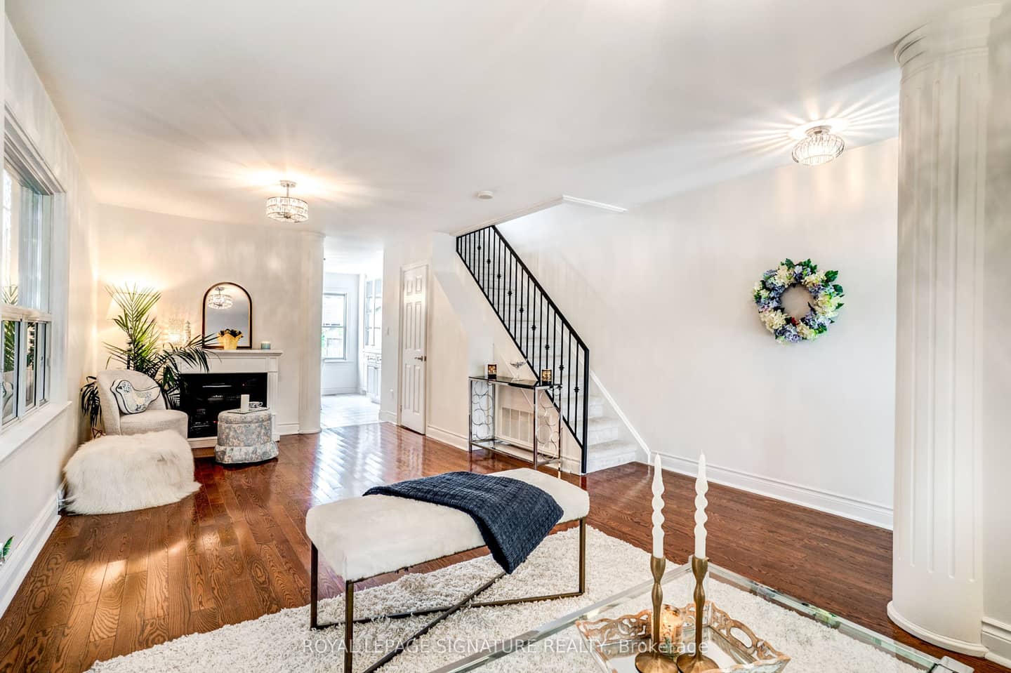 105 Earlscourt Avenue, Toronto, ON M6E 4A8