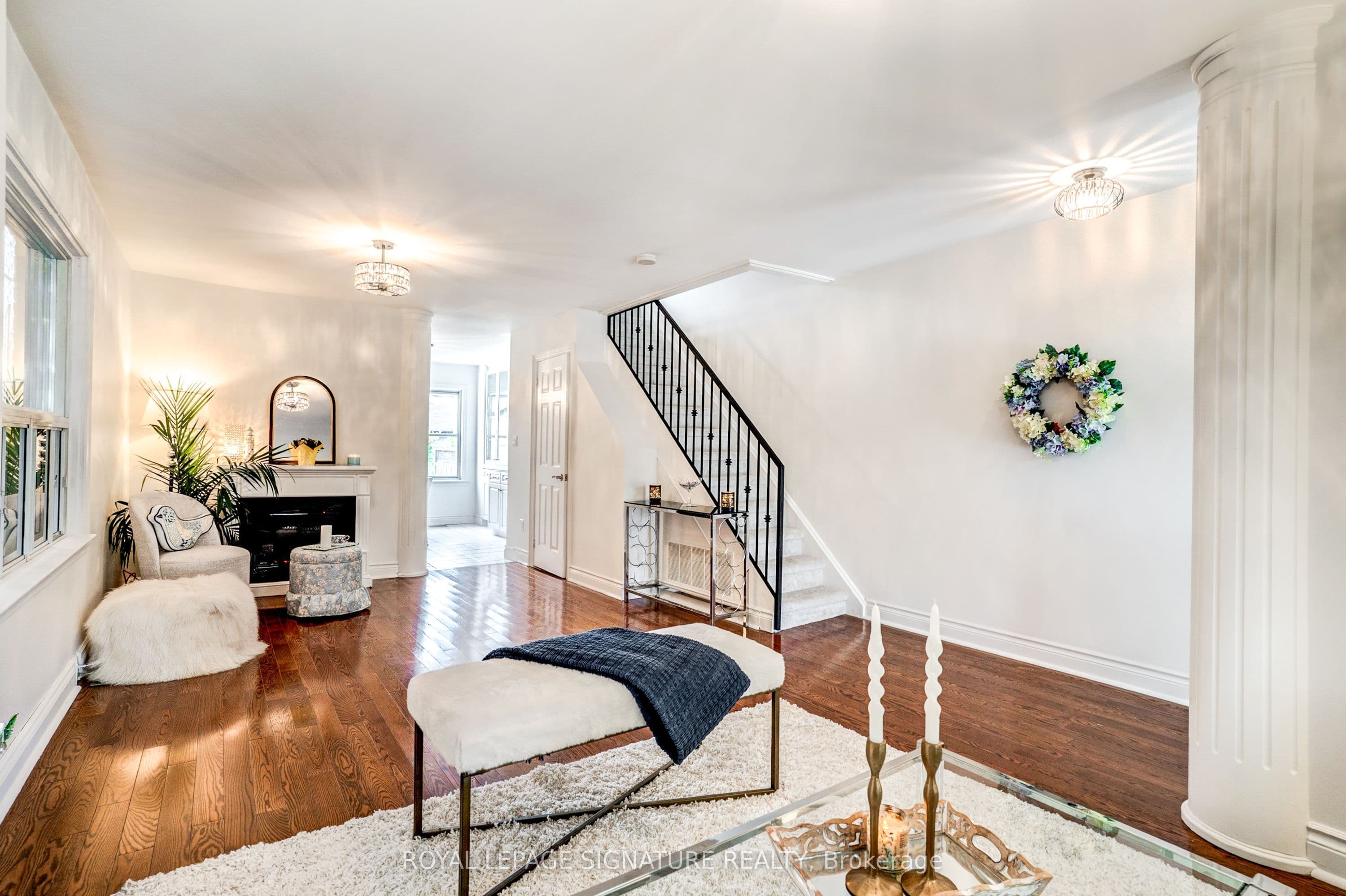 105 Earlscourt Avenue, Toronto, ON M6E 4A8