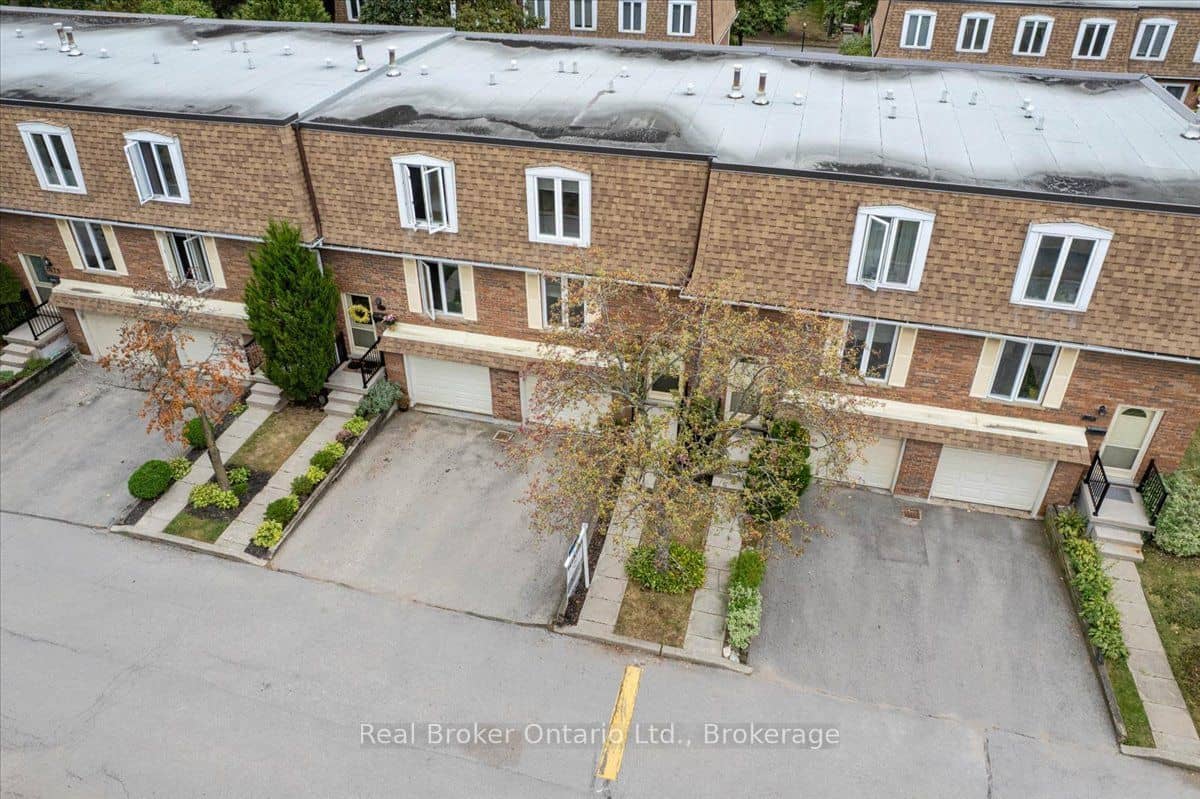 1569 Westminster Place, Burlington, ON L7P 2B4