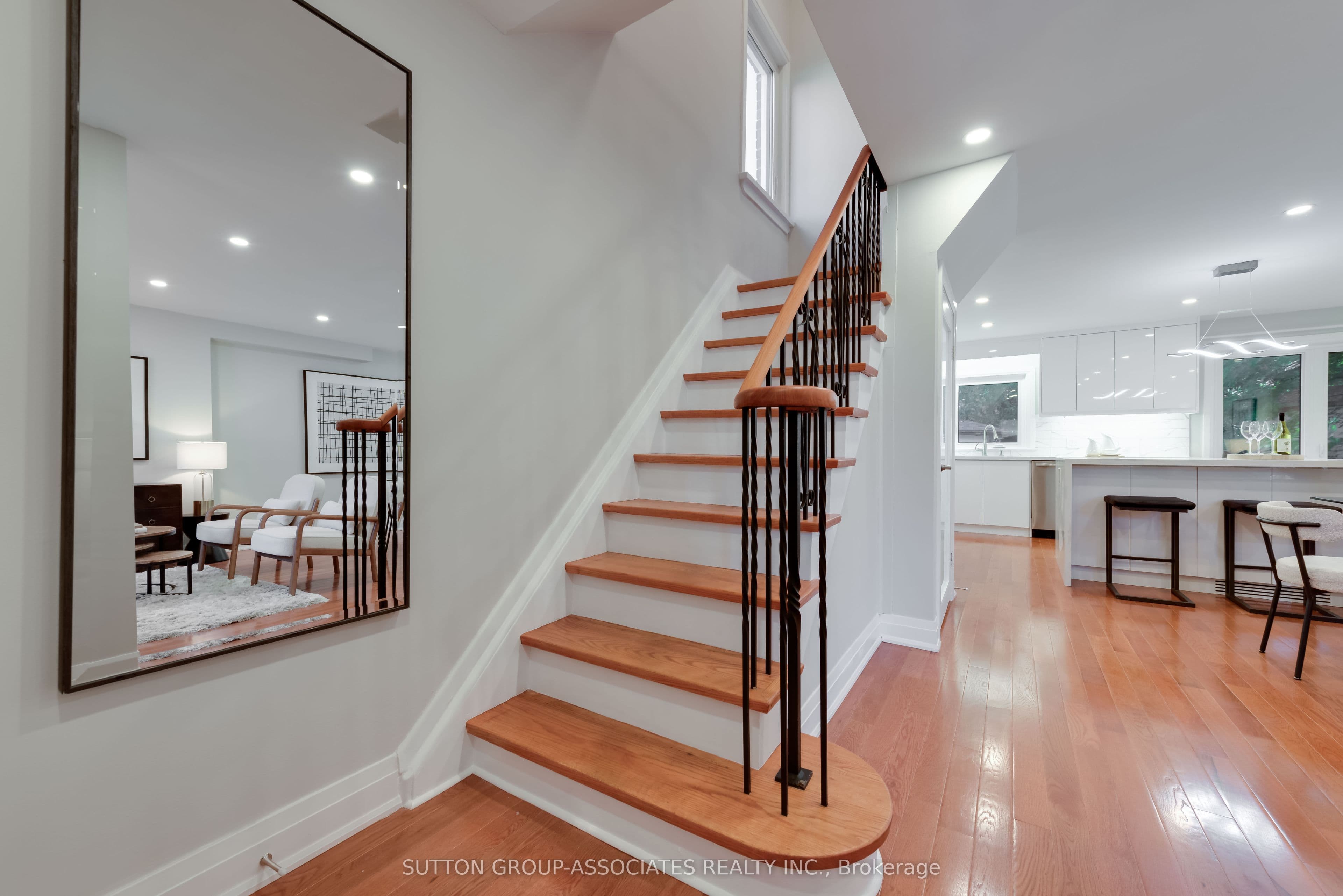 21 Belvidere Avenue, Toronto, ON M6C 1P4