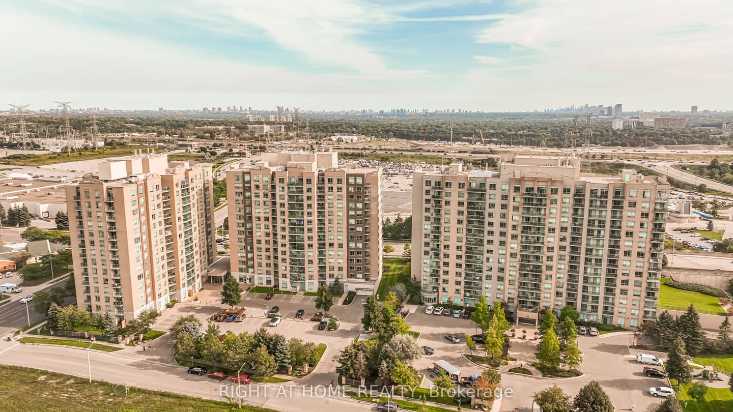 23 Oneida Crescent 1010, Richmond Hill, ON L4B 0A2