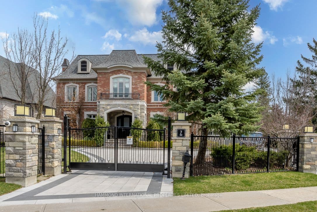 7 Maryvale Crescent, Richmond Hill, ON L4C 6P6