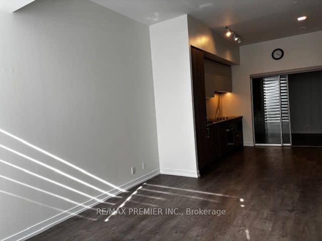 7 Buttermill Avenue TH 20, Vaughan, ON L4K 0M5
