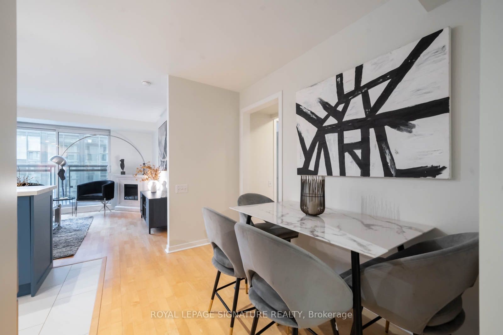 75 Dalhousie Street 1105, Toronto, ON M5B 2R9