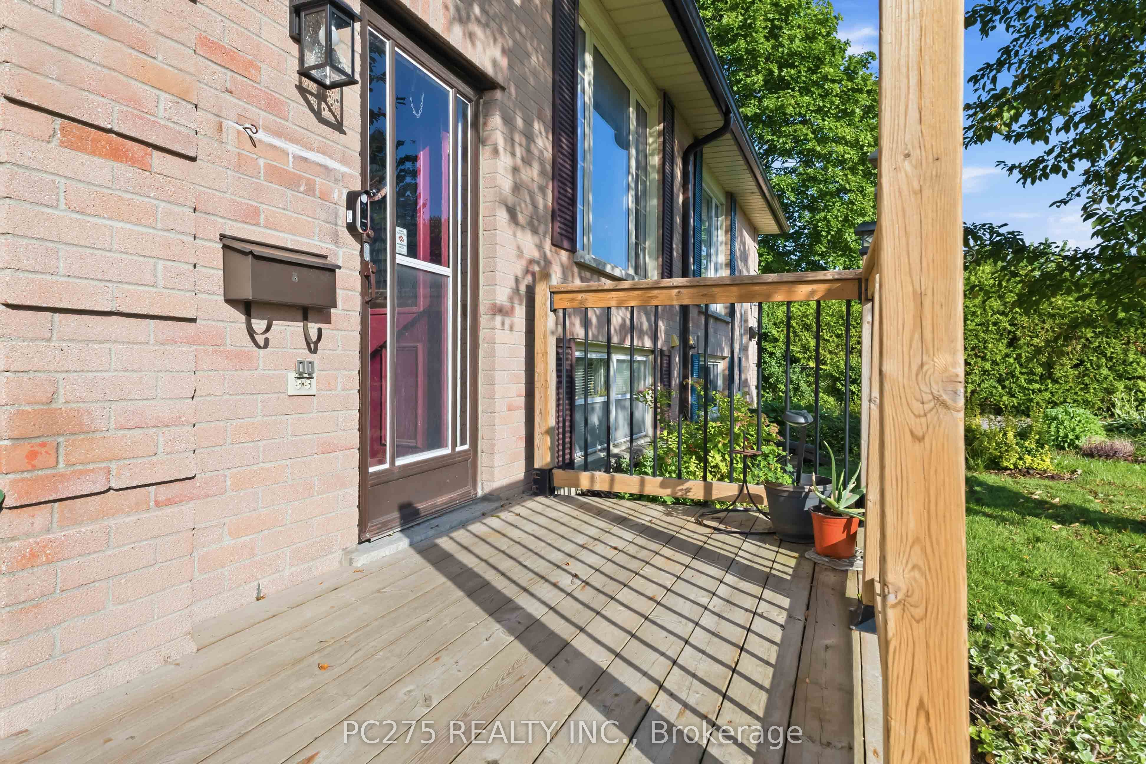 615 Deveron Crescent, London South, ON N5Z 4M3