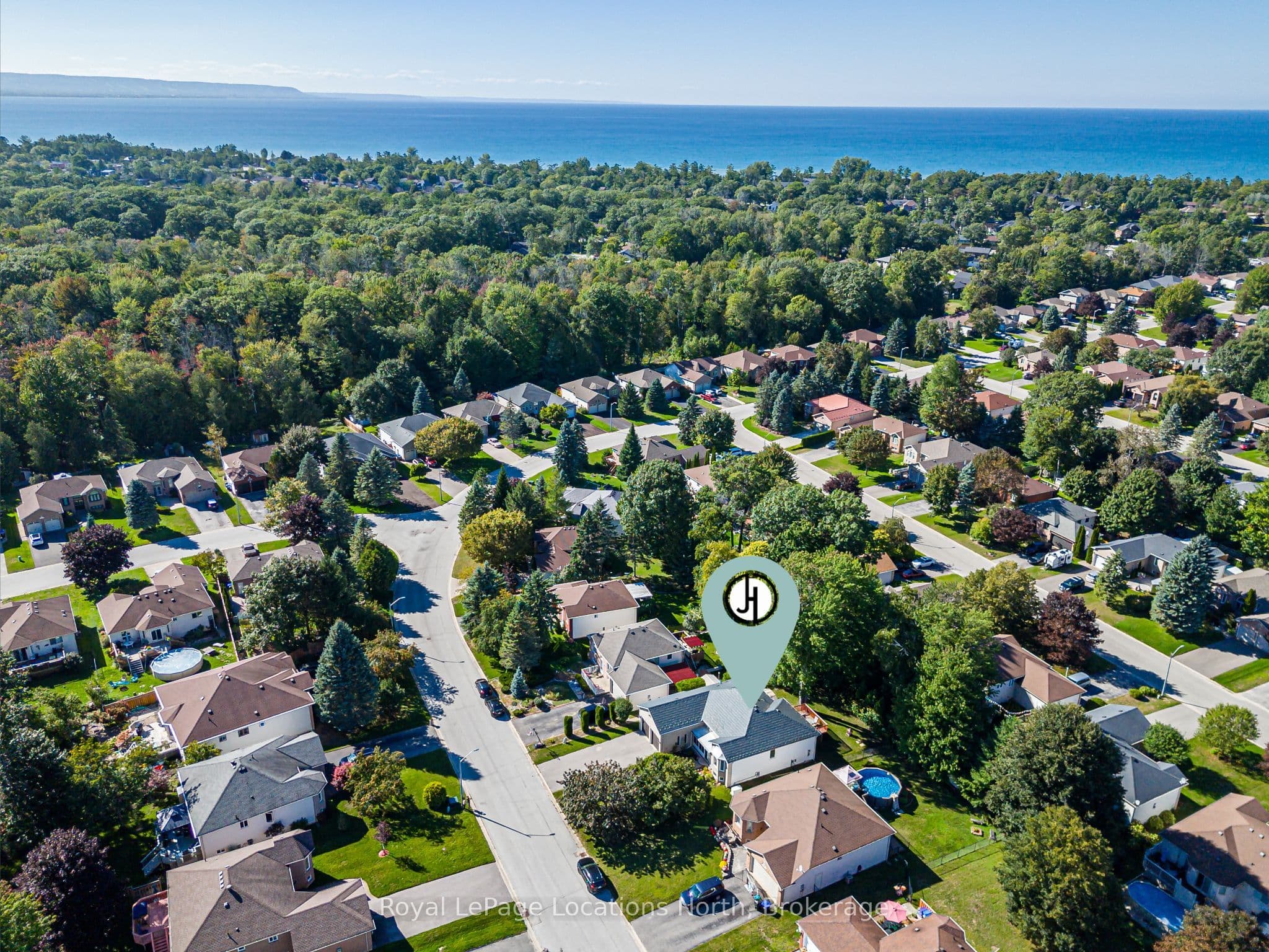 77 Silver Birch Avenue, Wasaga Beach, ON L9Z 1M2