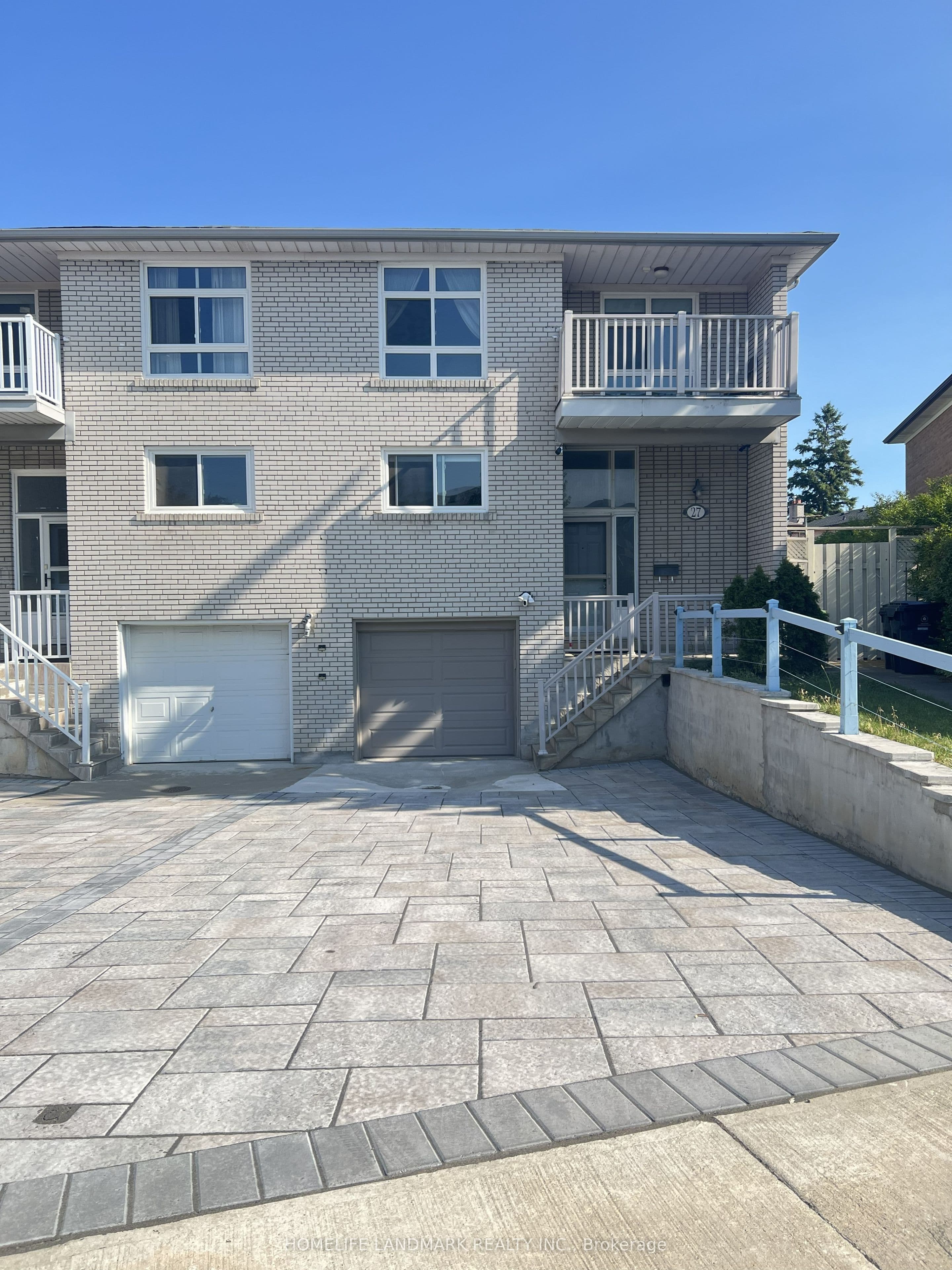 27 Tillplain Road, Toronto, ON M3H 5R1