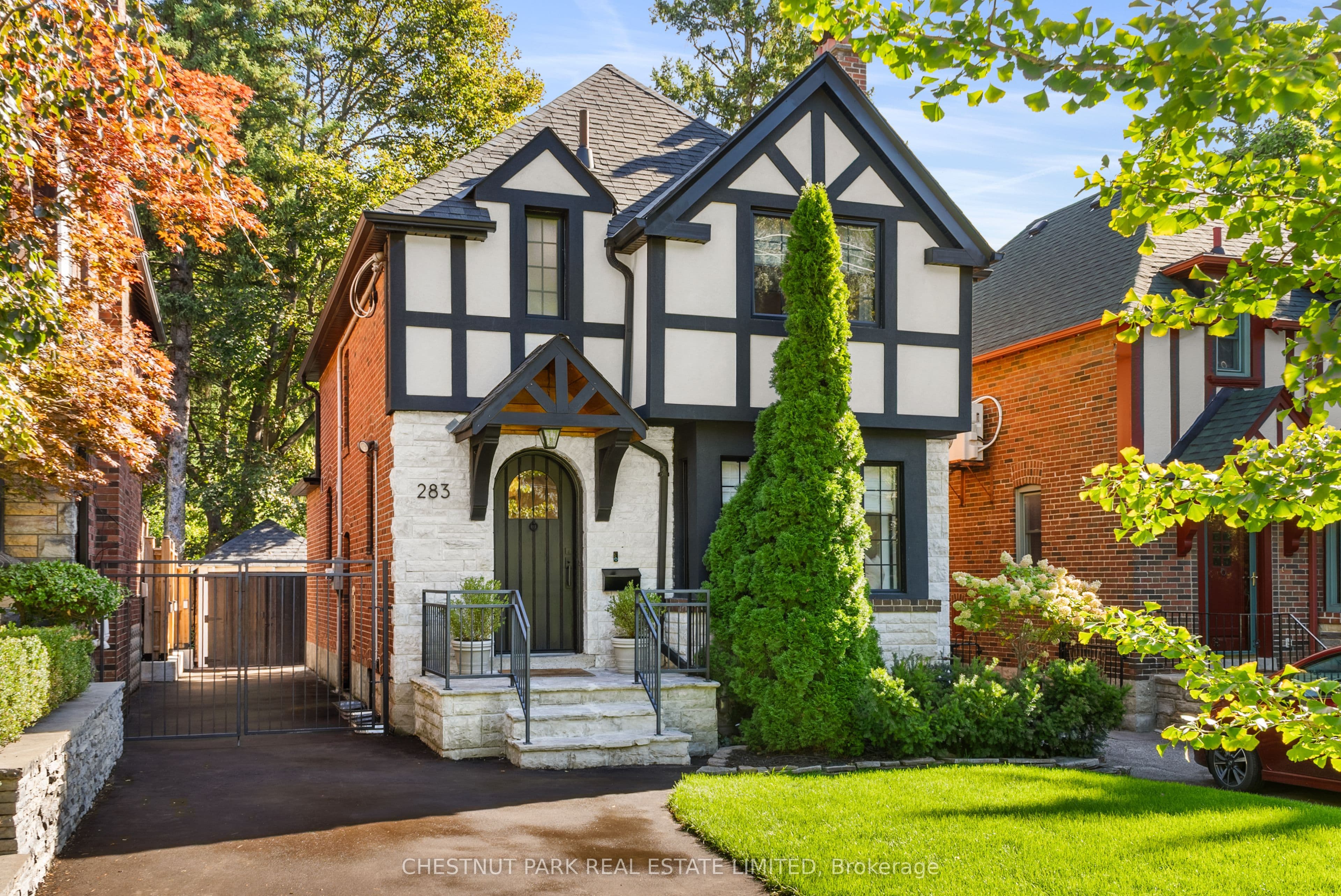 283 South Kingsway, Toronto, ON M6S 3V3