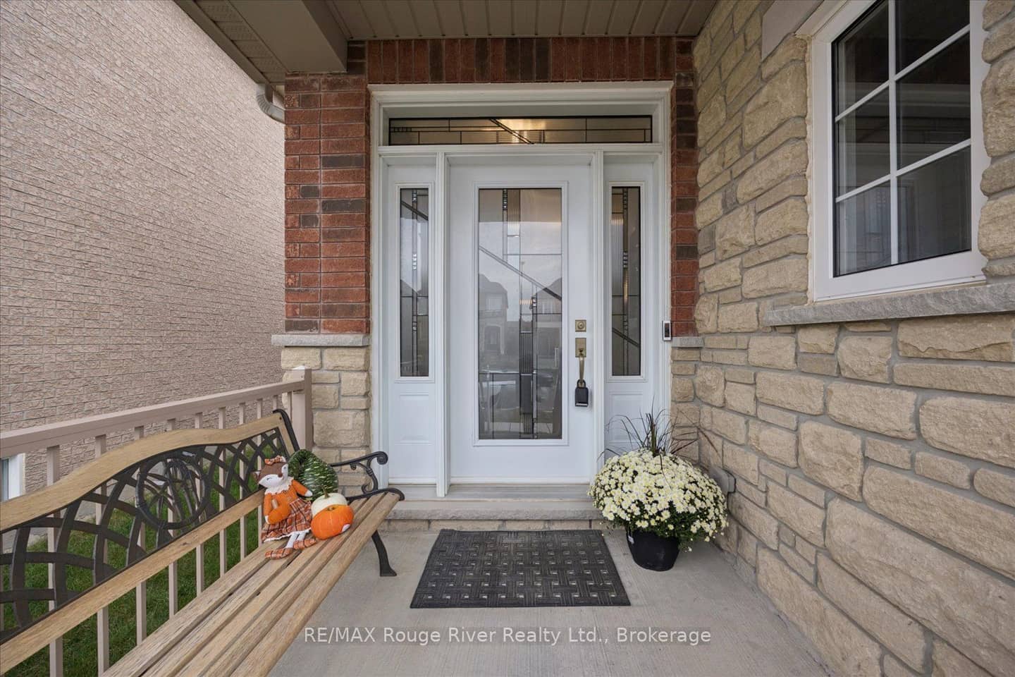 29 St Augustine Drive, Whitby, ON L1M 0L7