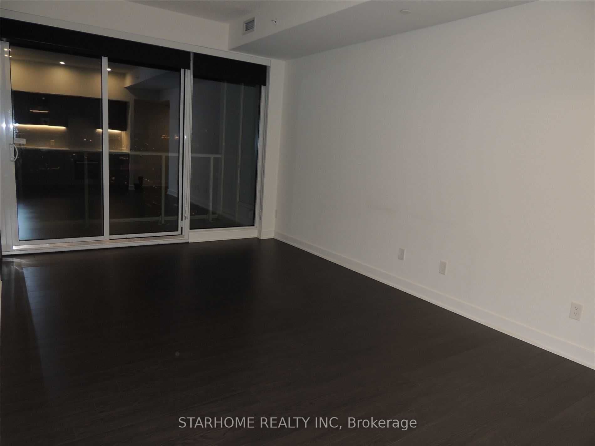 19 Bathurst Street 3003, Toronto, ON M5V 0N2