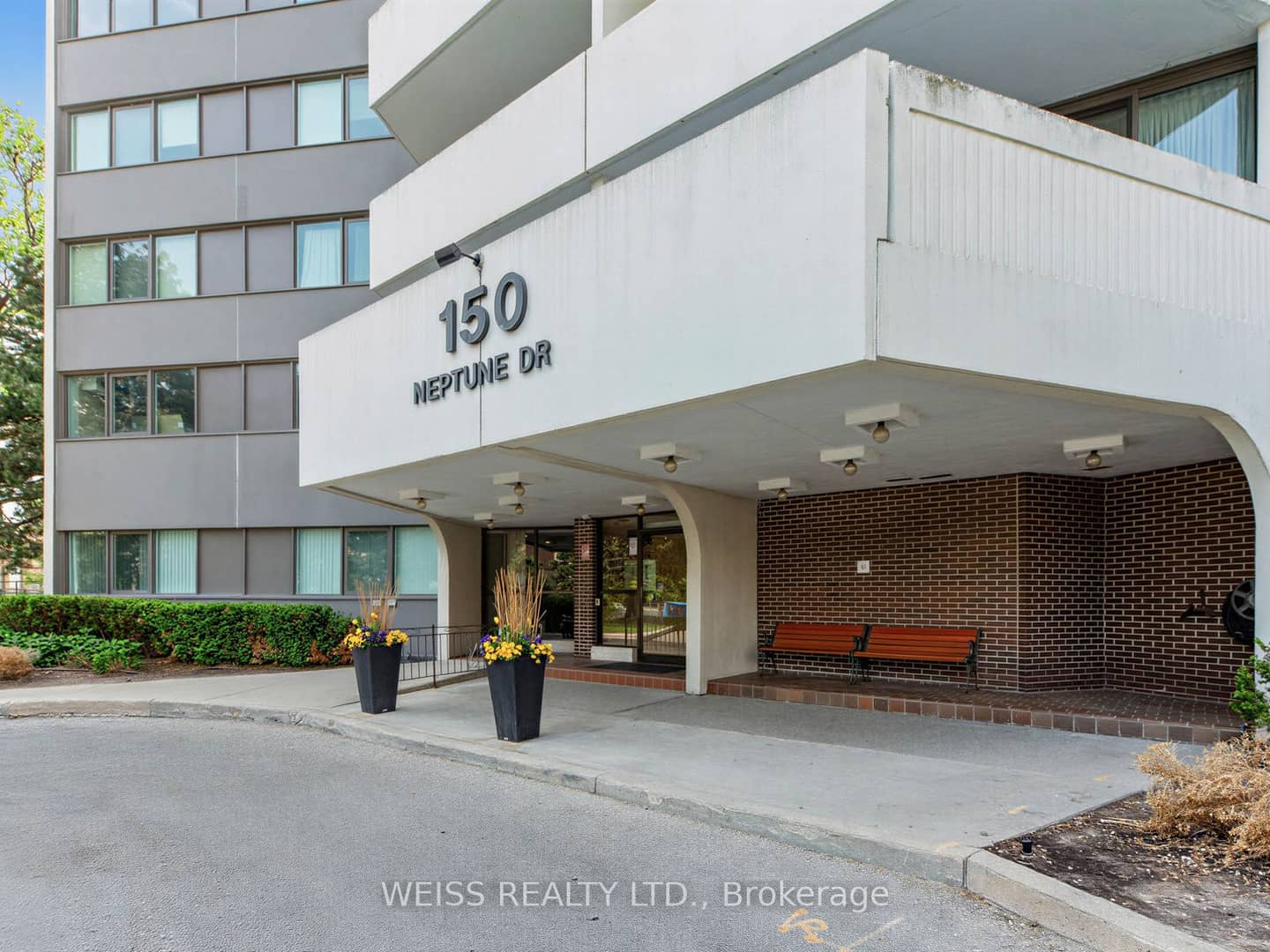 150 Neptune Drive 202, Toronto, ON M6A 2Y9