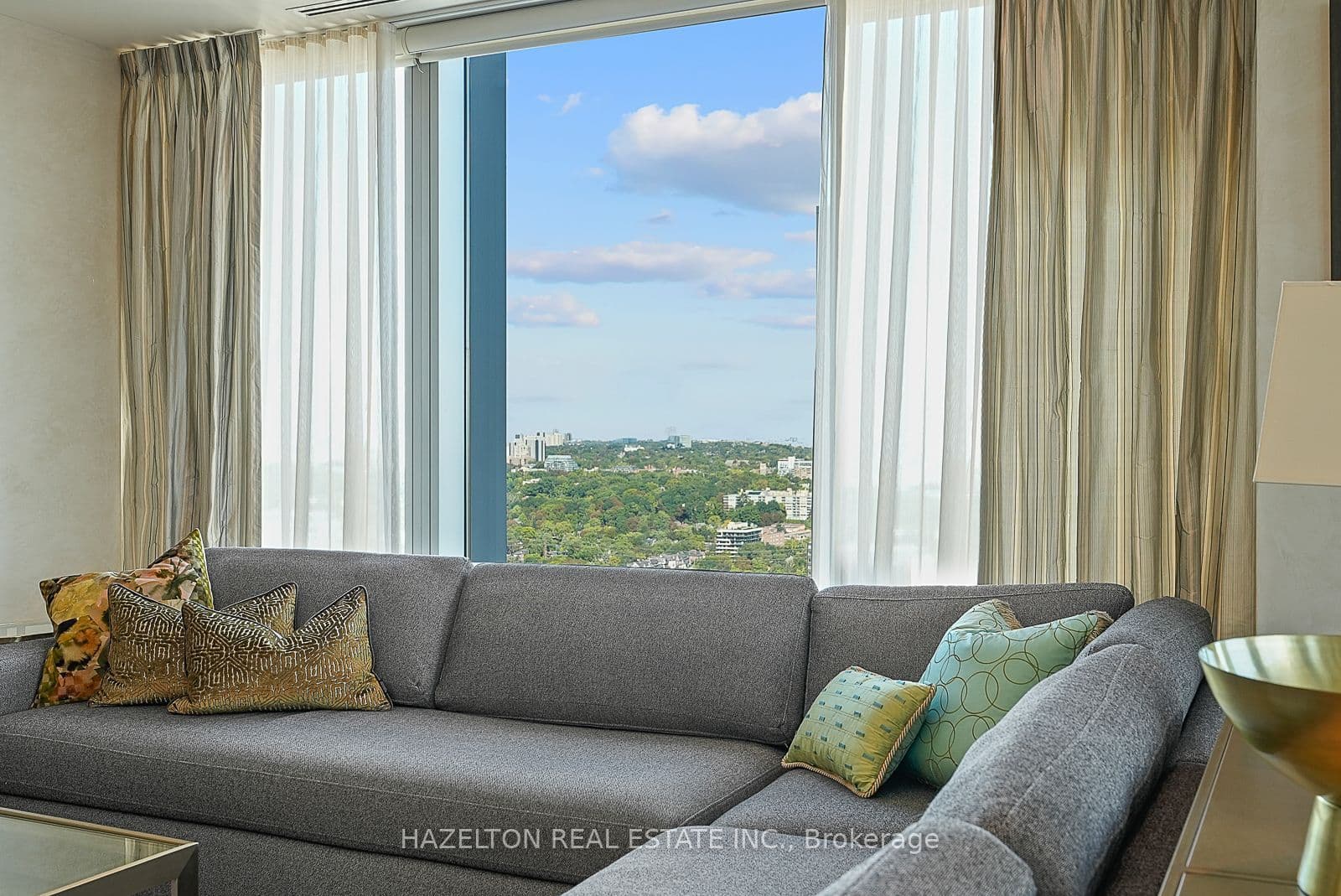50 Yorkville Avenue 3302, Toronto, ON M4W 0A3