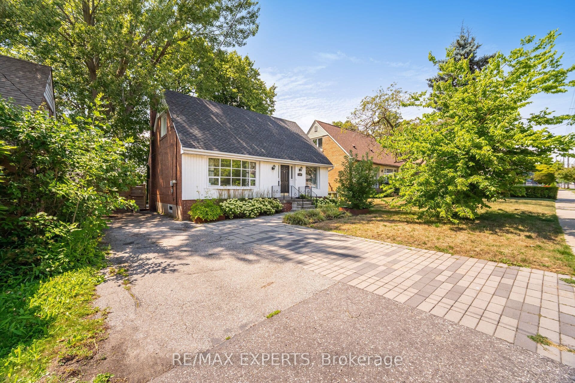 1286 Kipling Avenue, Toronto, ON M9B 3N5