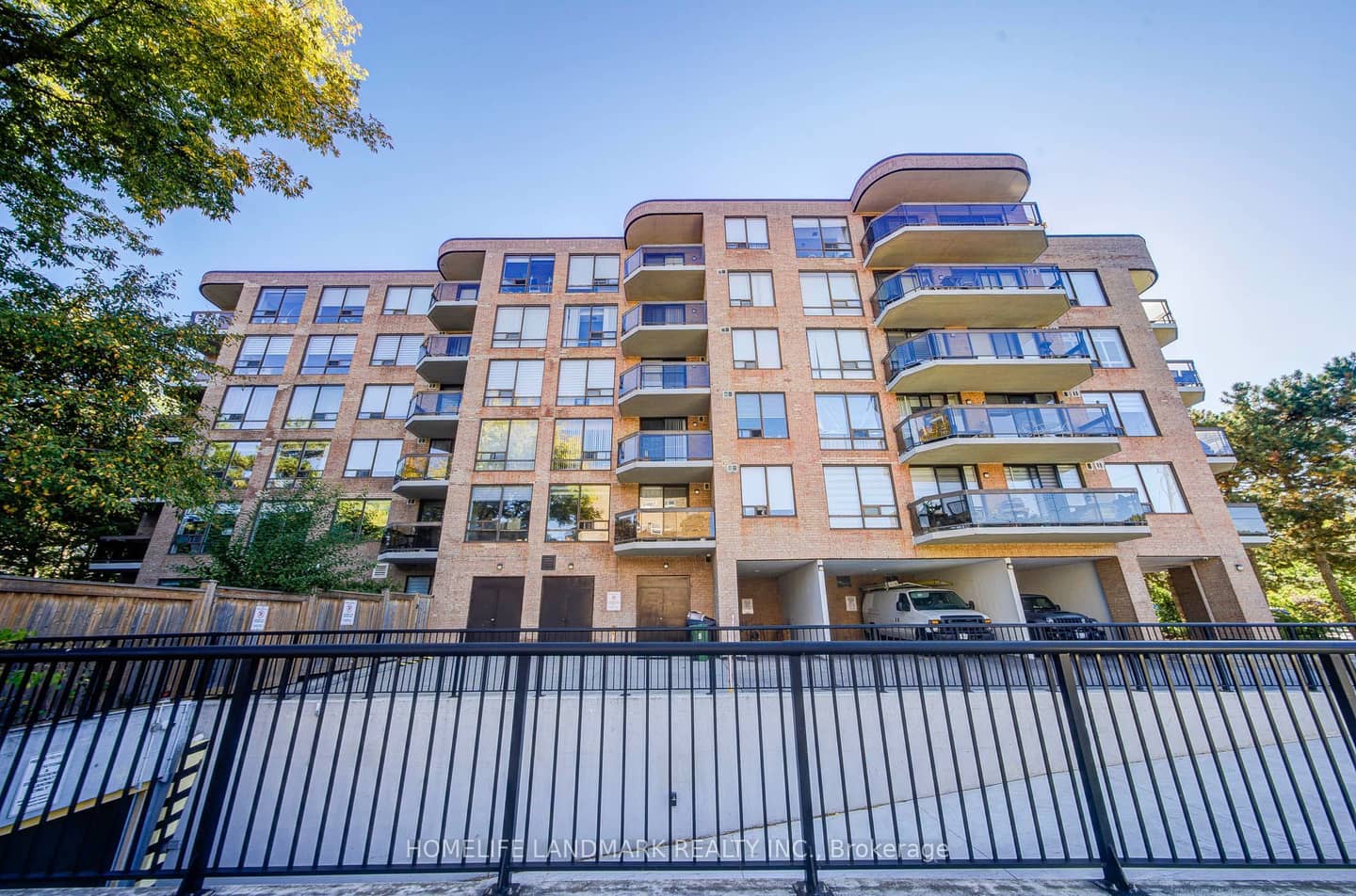 96 Fifeshire Road 301, Toronto, ON M2L 2X9
