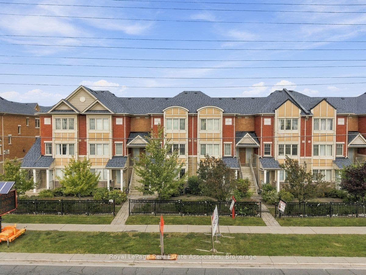 3975 Eglinton Avenue W 16, Mississauga, ON L5M 0E7