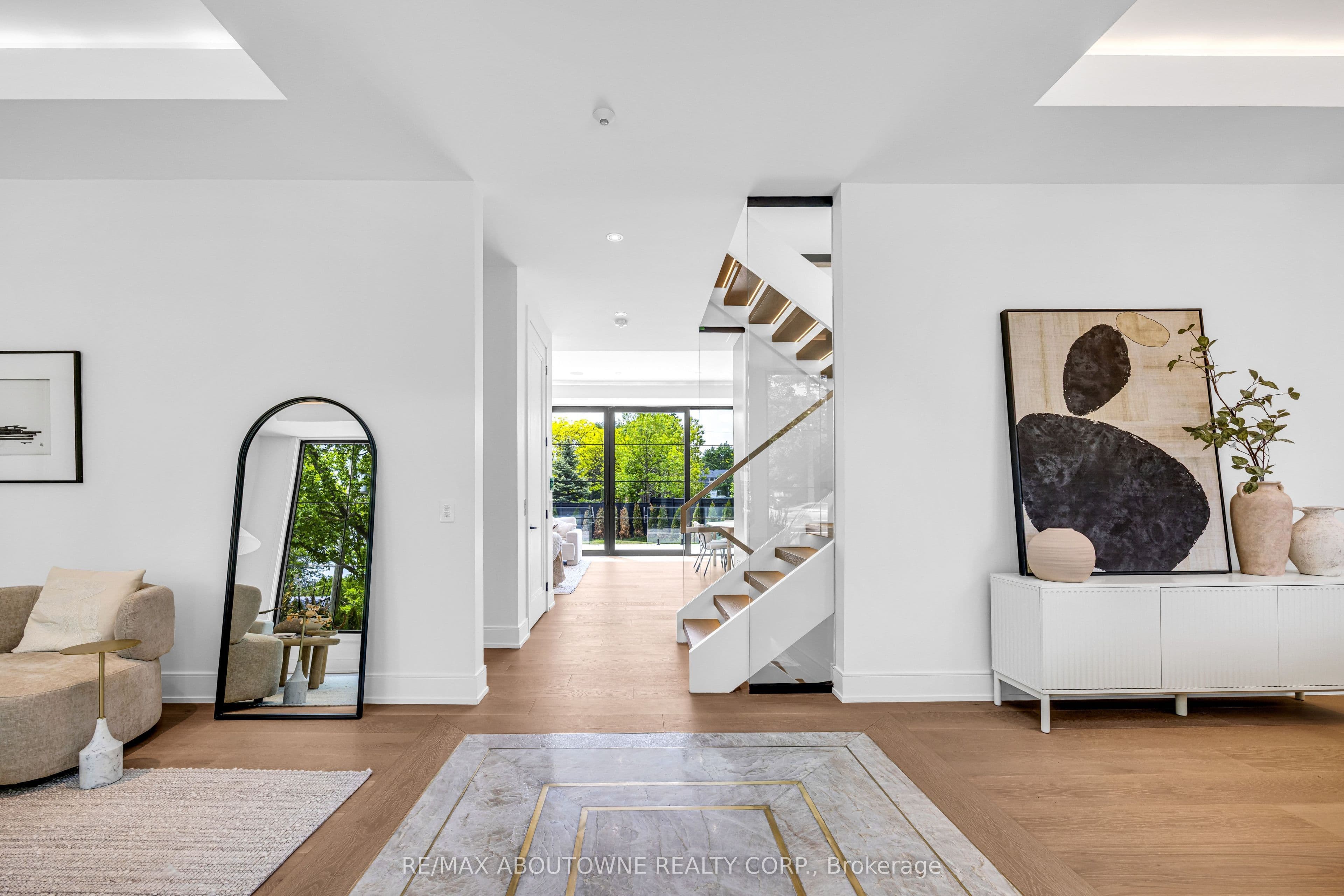 152 Third Line, Oakville, ON L6L 3Z8