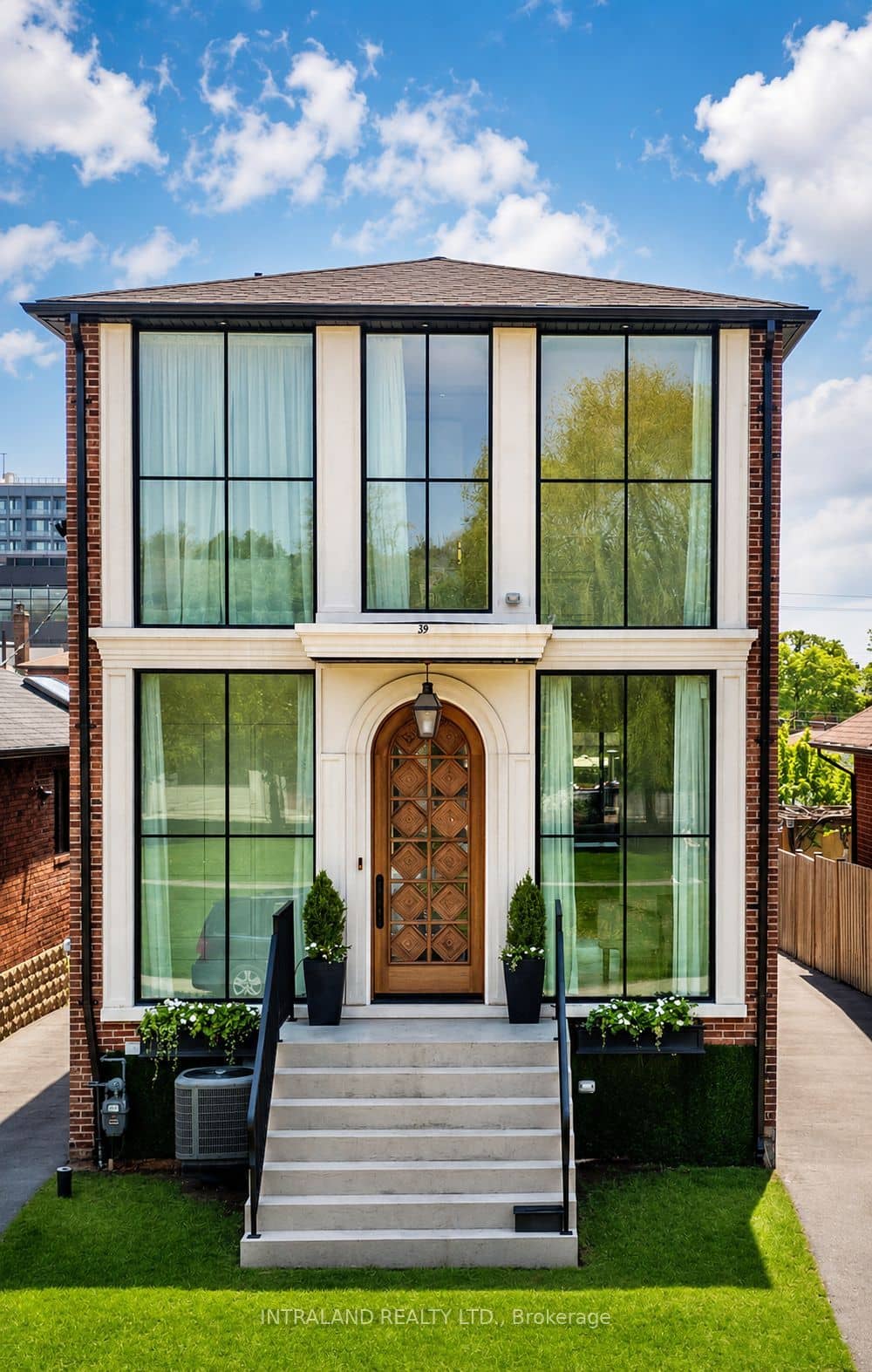 39 Chandos Avenue, Toronto, ON M6H 2E6