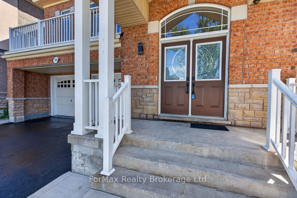 35 Seascape Crescent, Brampton, ON L6P 3C5
