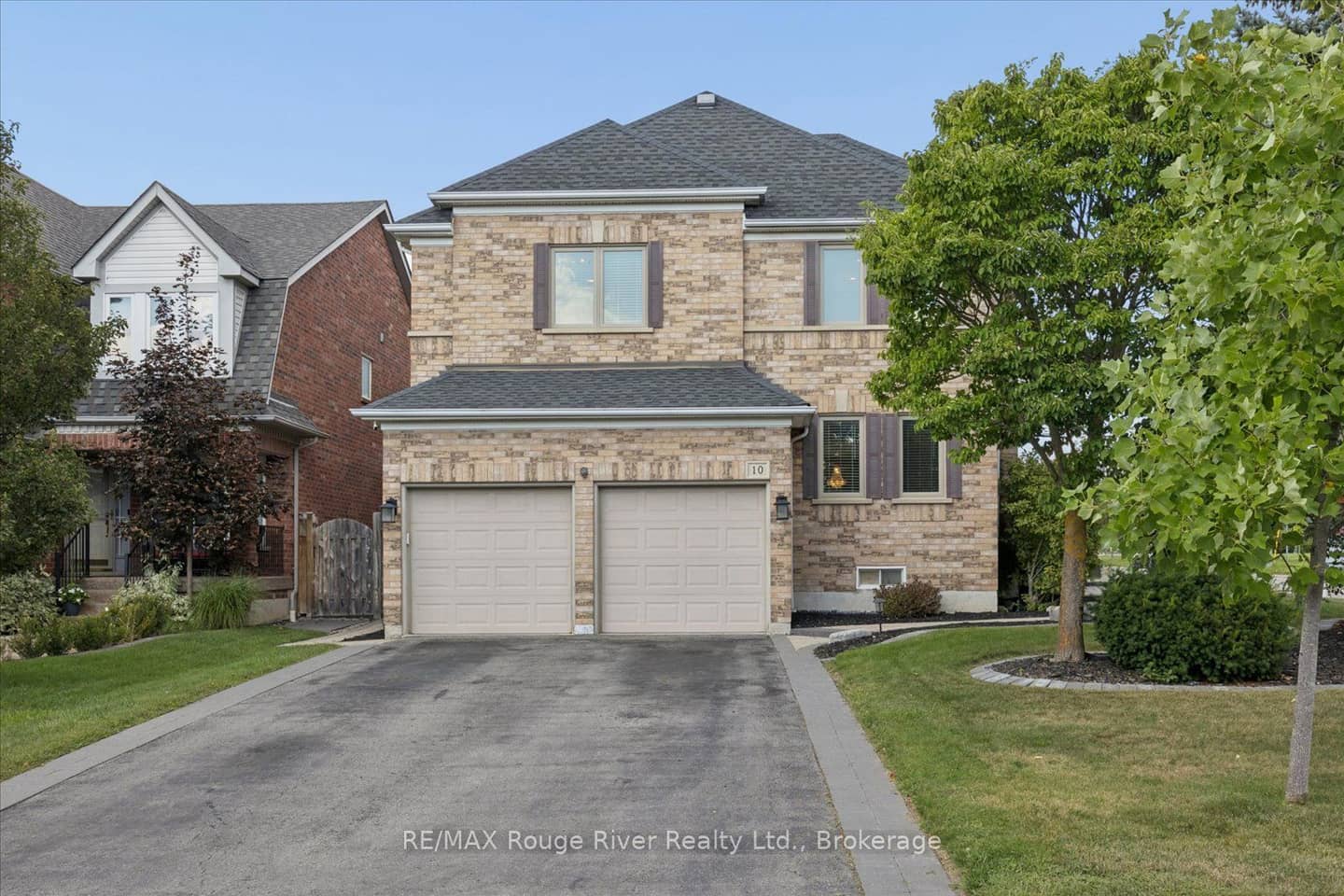 10 Windbreak Crescent, Whitby, ON L1P 1P8
