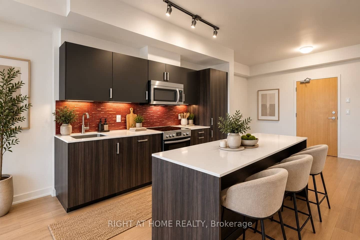 36 Howard Park Avenue 307, Toronto, ON M6R 0A7