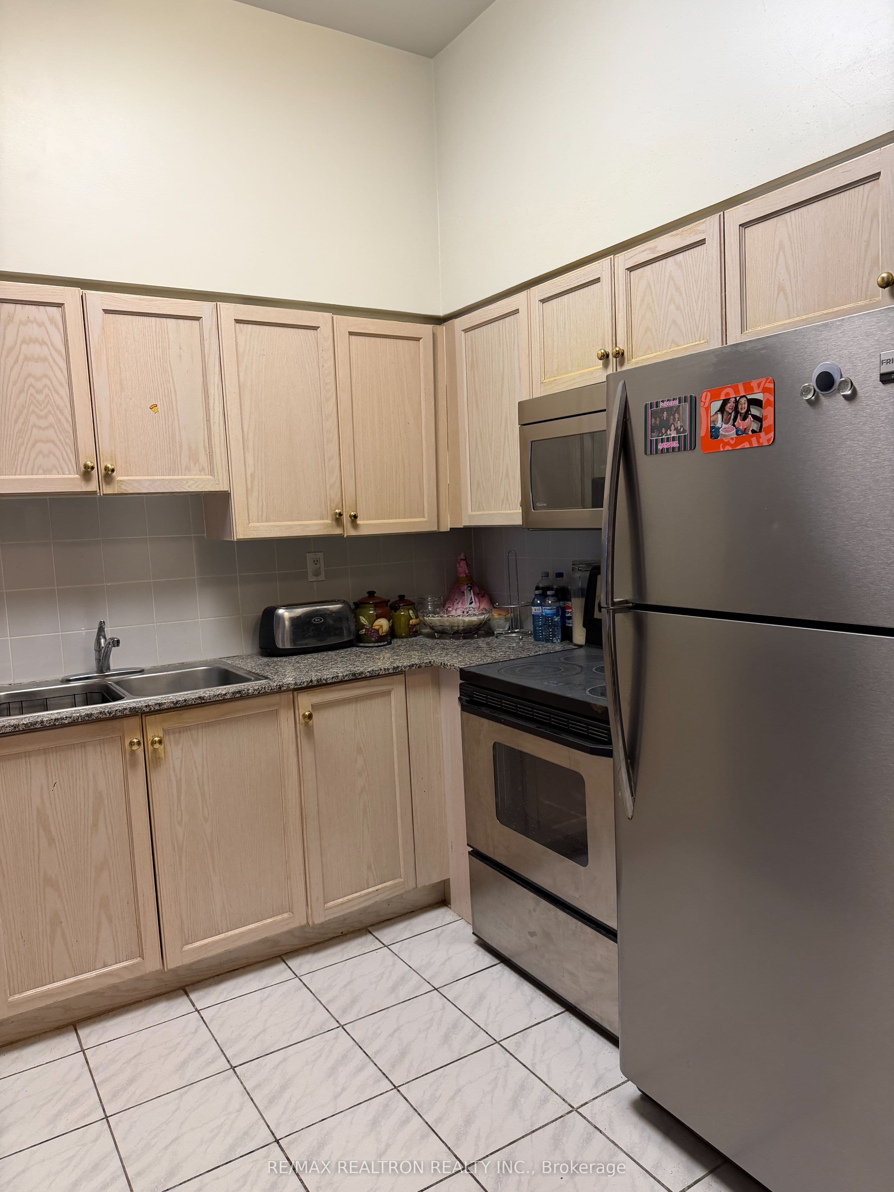1720 Eglinton Avenue E 120, Toronto, ON M4A 2X8