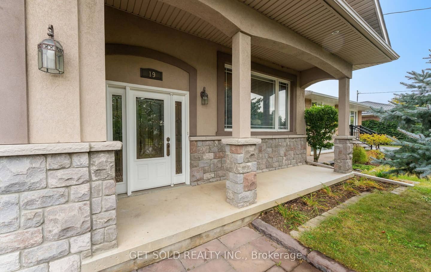 19 Feller Road, Toronto, ON M9R 3R9