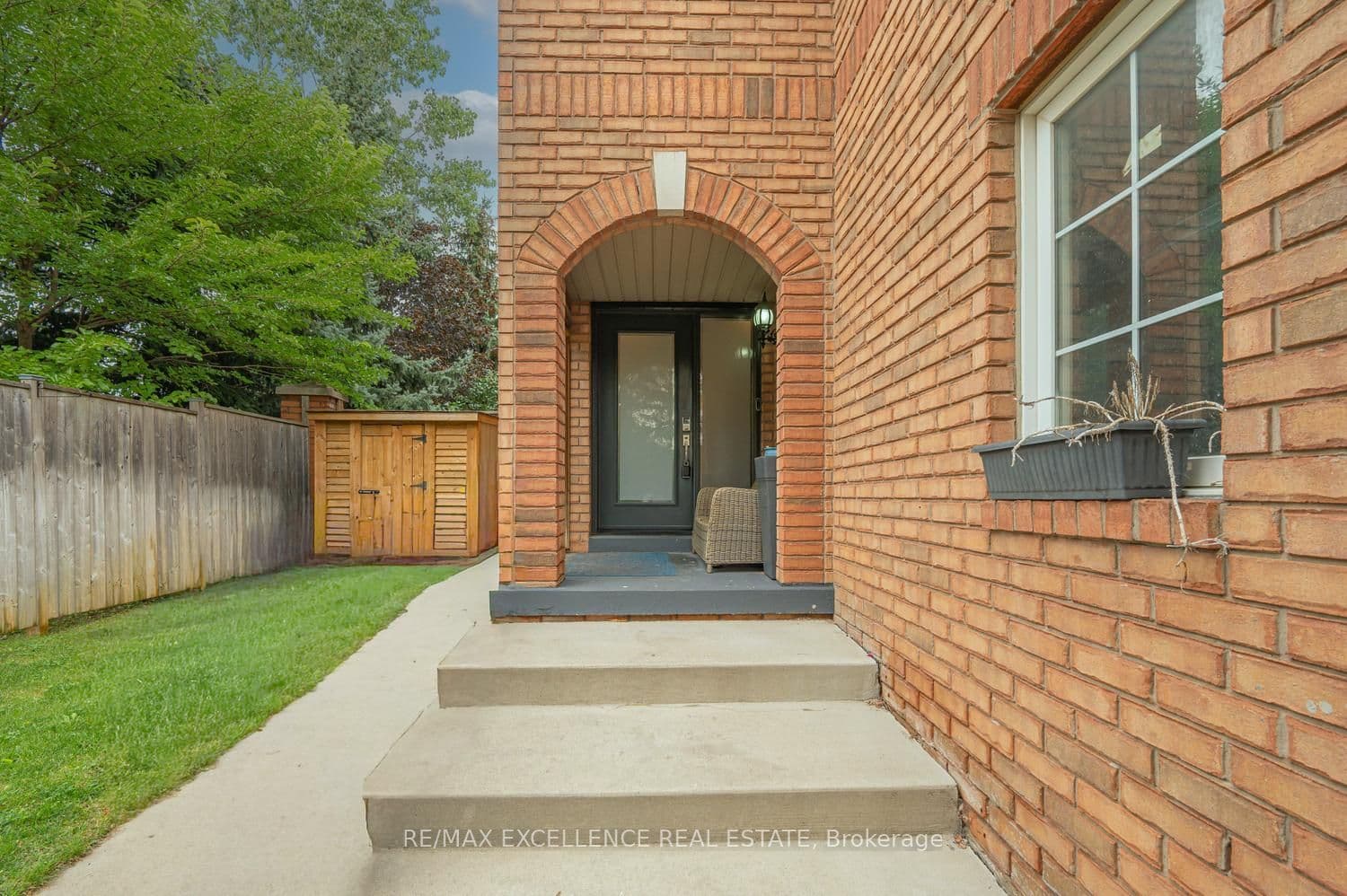 20 Manett Crescent, Brampton, ON L6X 4X4
